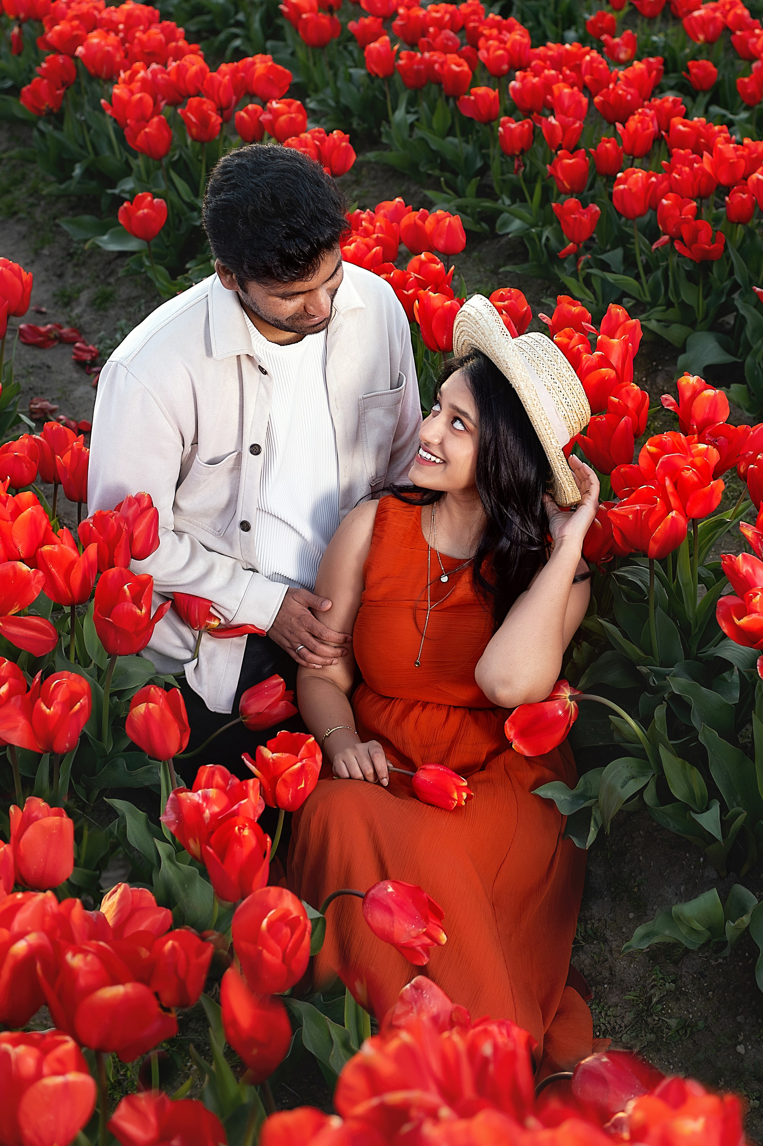Lohita with her husband. Wedding & family photography in Seattle area. Helen Michelle photographer