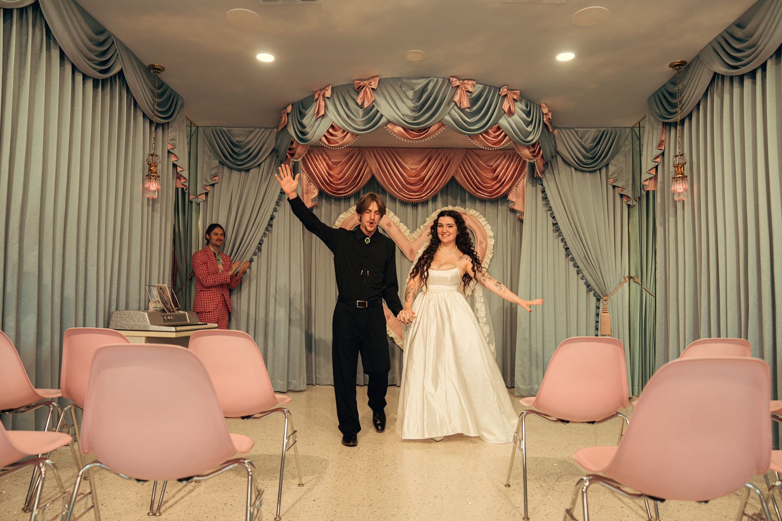 Wanda&Chance. Wedding & elopement photographer Viktoriya Kravtsov. Las Vegas