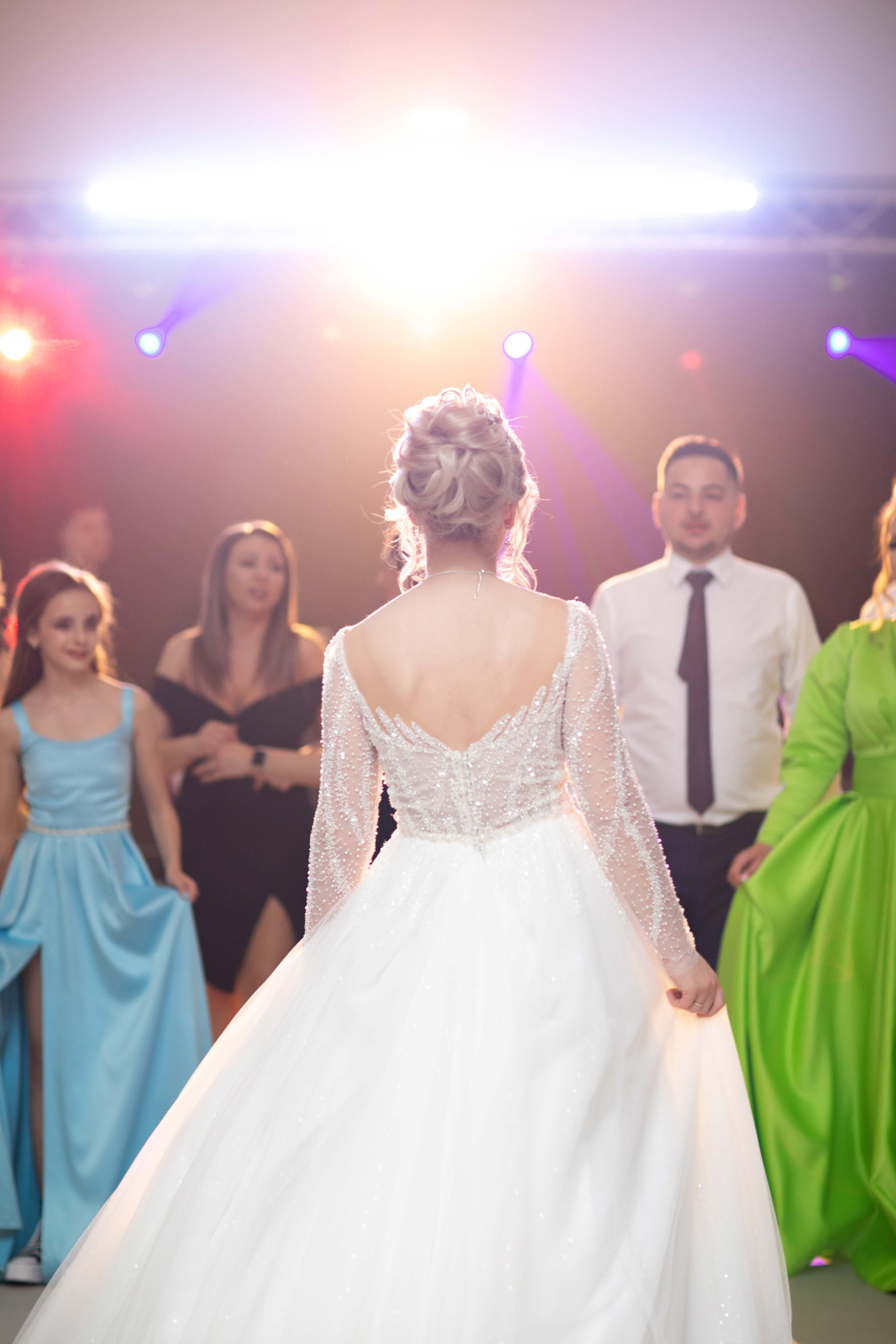 Andreea & Răzvan. Contrast Studio