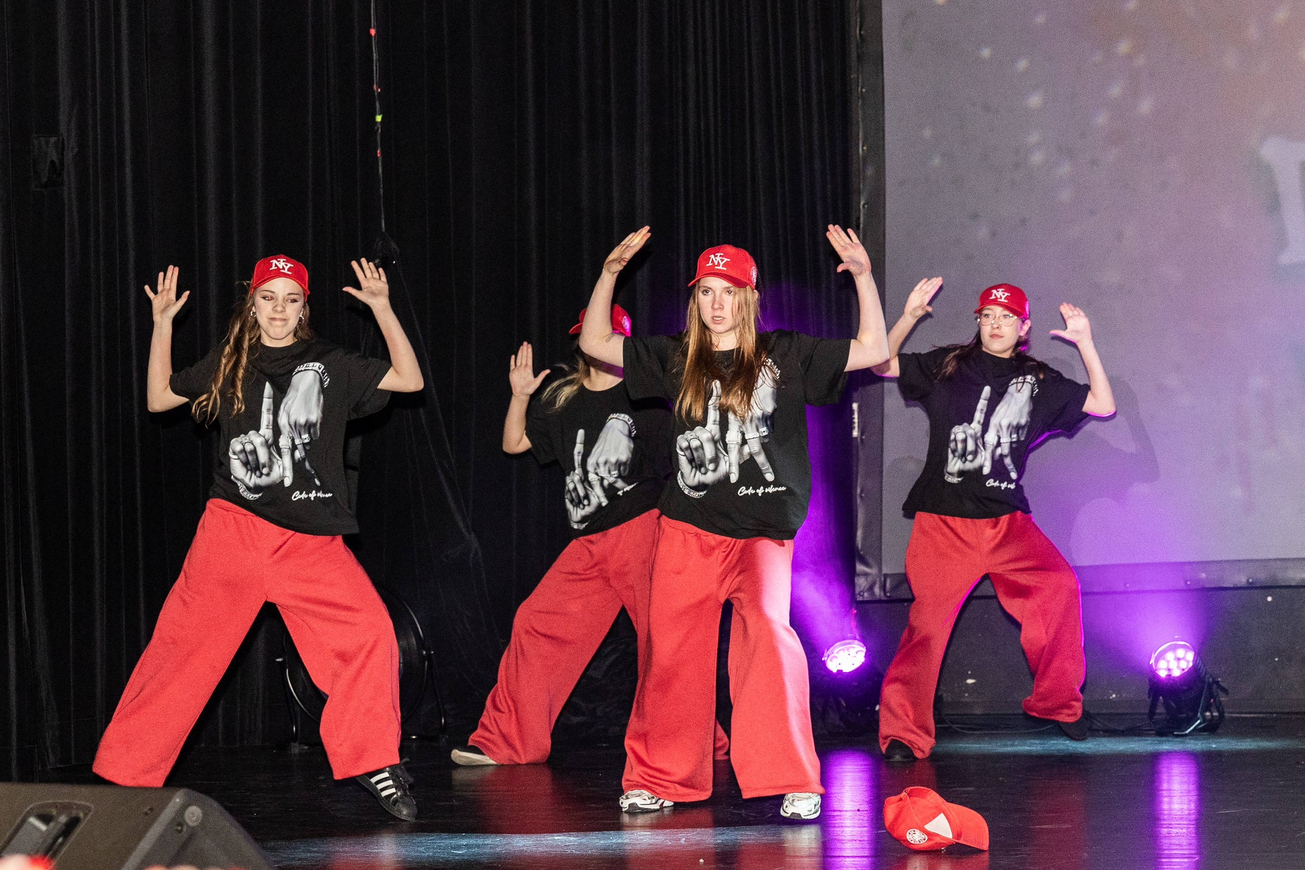 LEO DANCE SHOW WINTER 2025. Семейный и детский фотограф в Варшаве Мила Бобровская