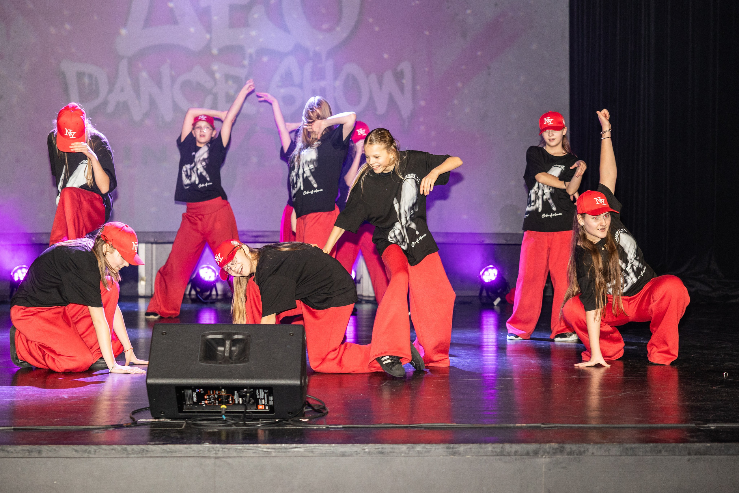 LEO DANCE SHOW WINTER 2025. Семейный и детский фотограф в Варшаве Мила Бобровская