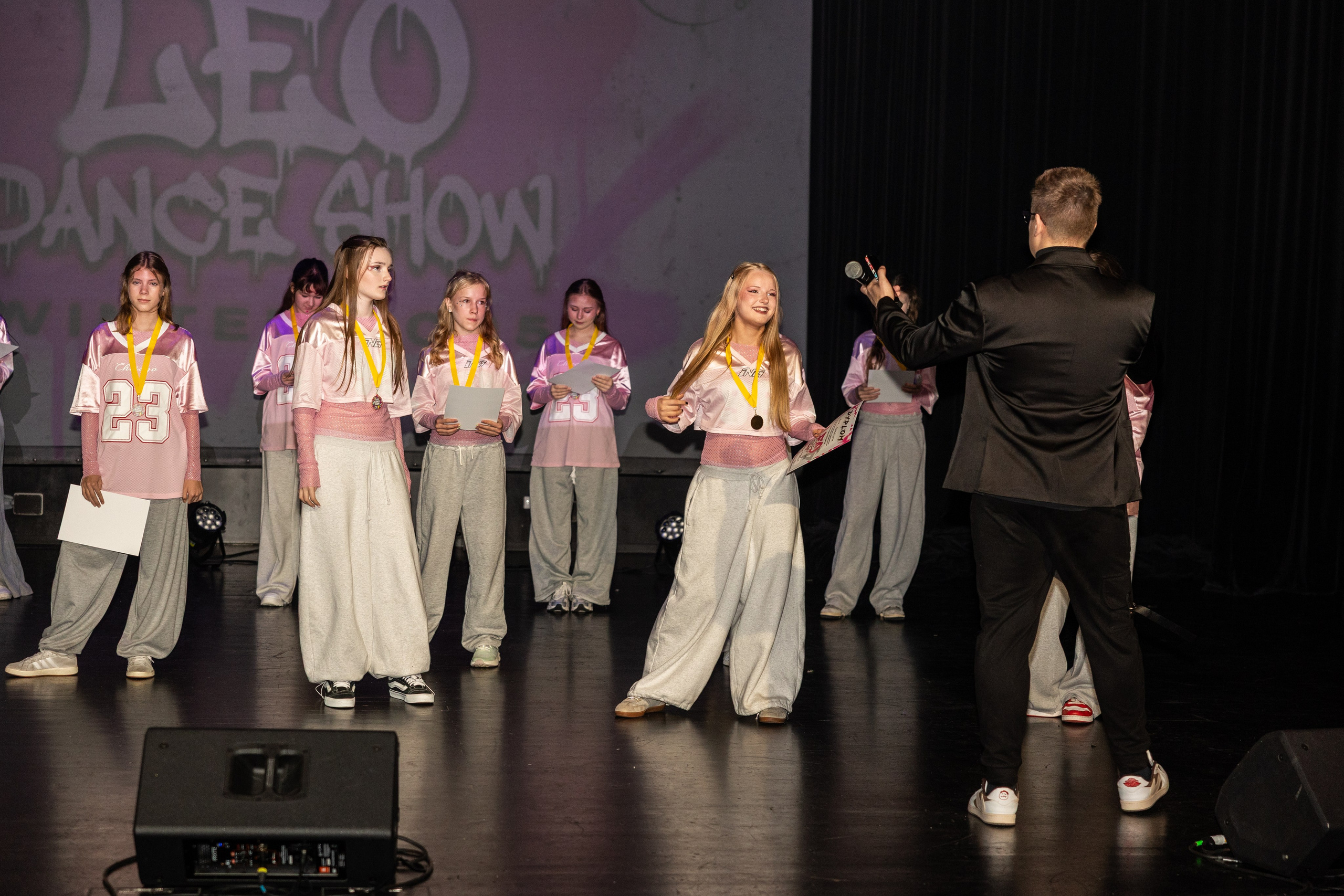 LEO DANCE SHOW WINTER 2025. Семейный и детский фотограф в Варшаве Мила Бобровская