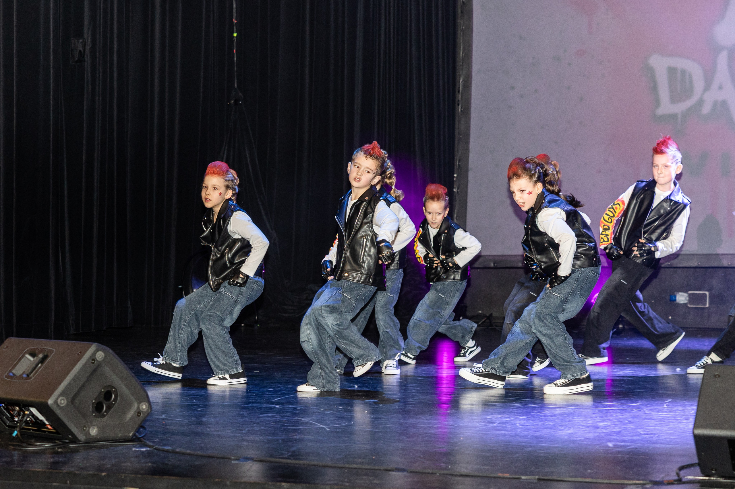 LEO DANCE SHOW WINTER 2025. Семейный и детский фотограф в Варшаве Мила Бобровская