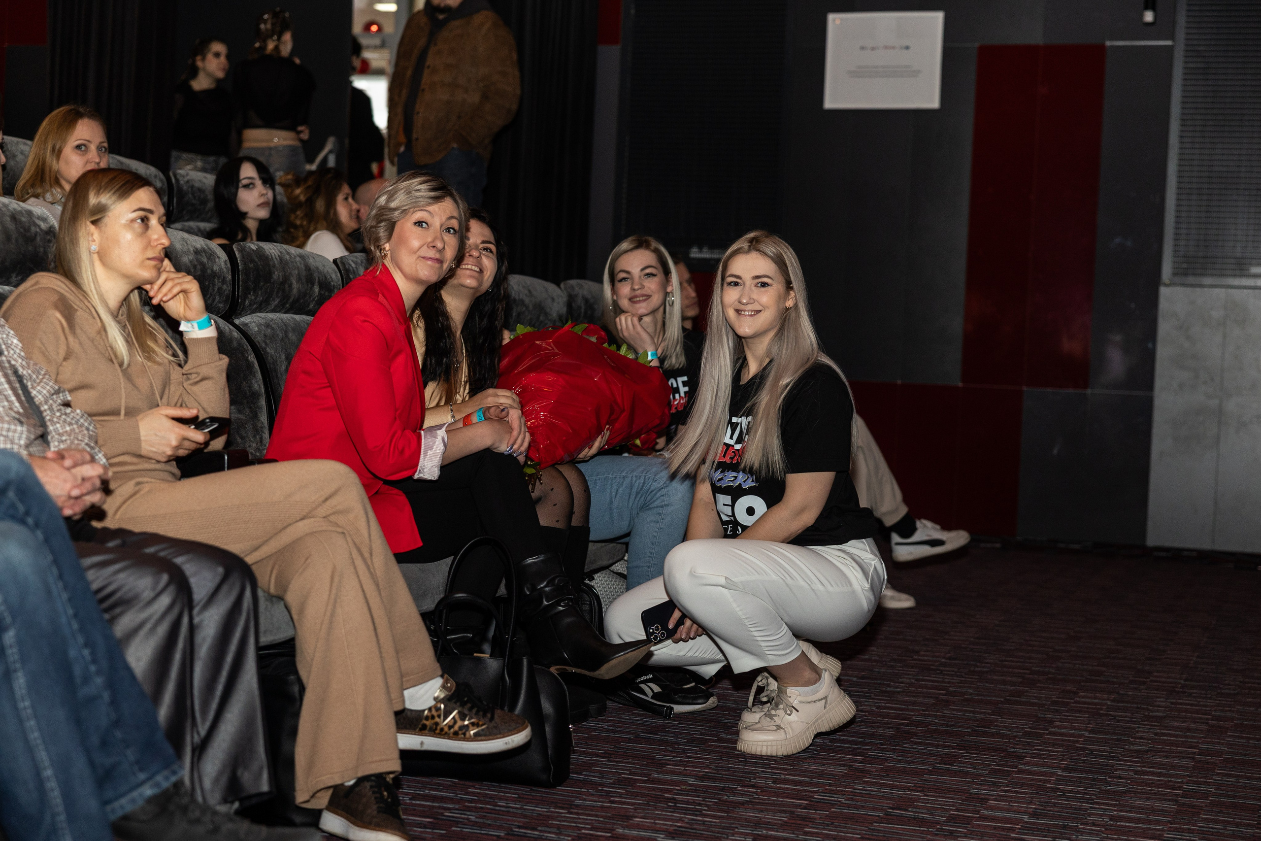 LEO DANCE SHOW WINTER 2025. Семейный и детский фотограф в Варшаве Мила Бобровская