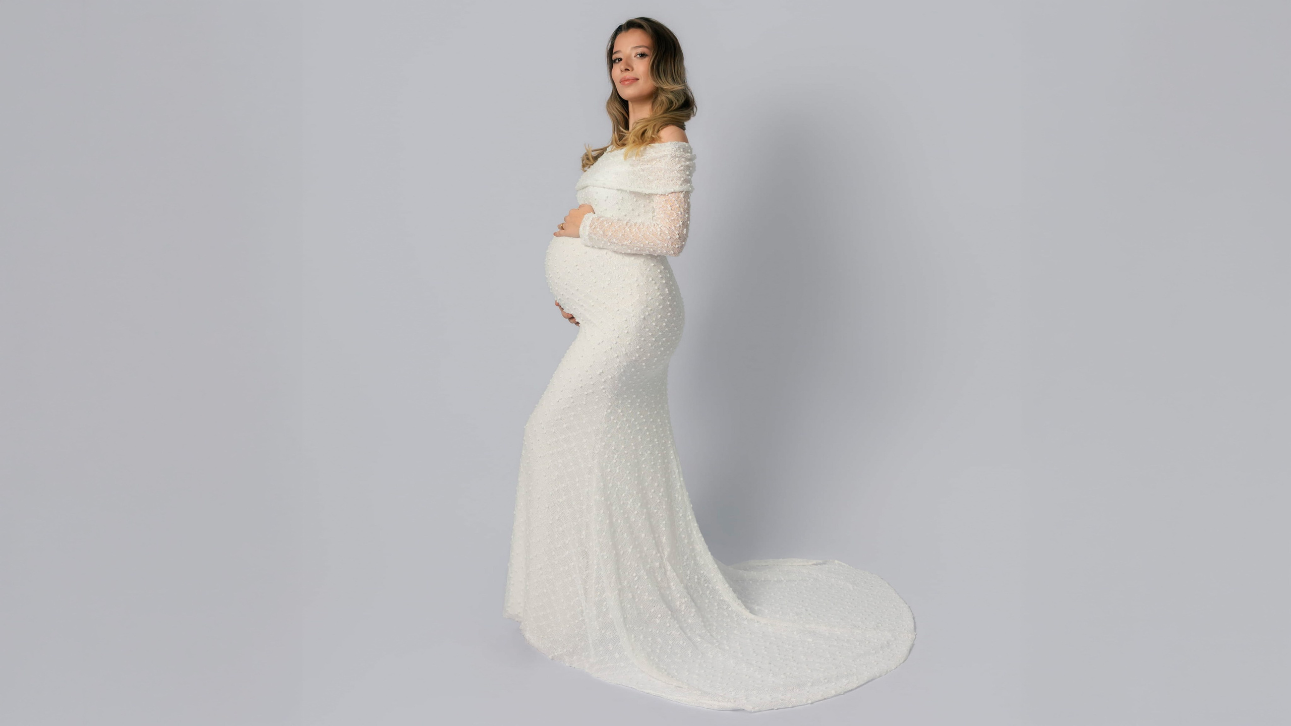 Elegant Studio Maternity Photography in Rotterdam
