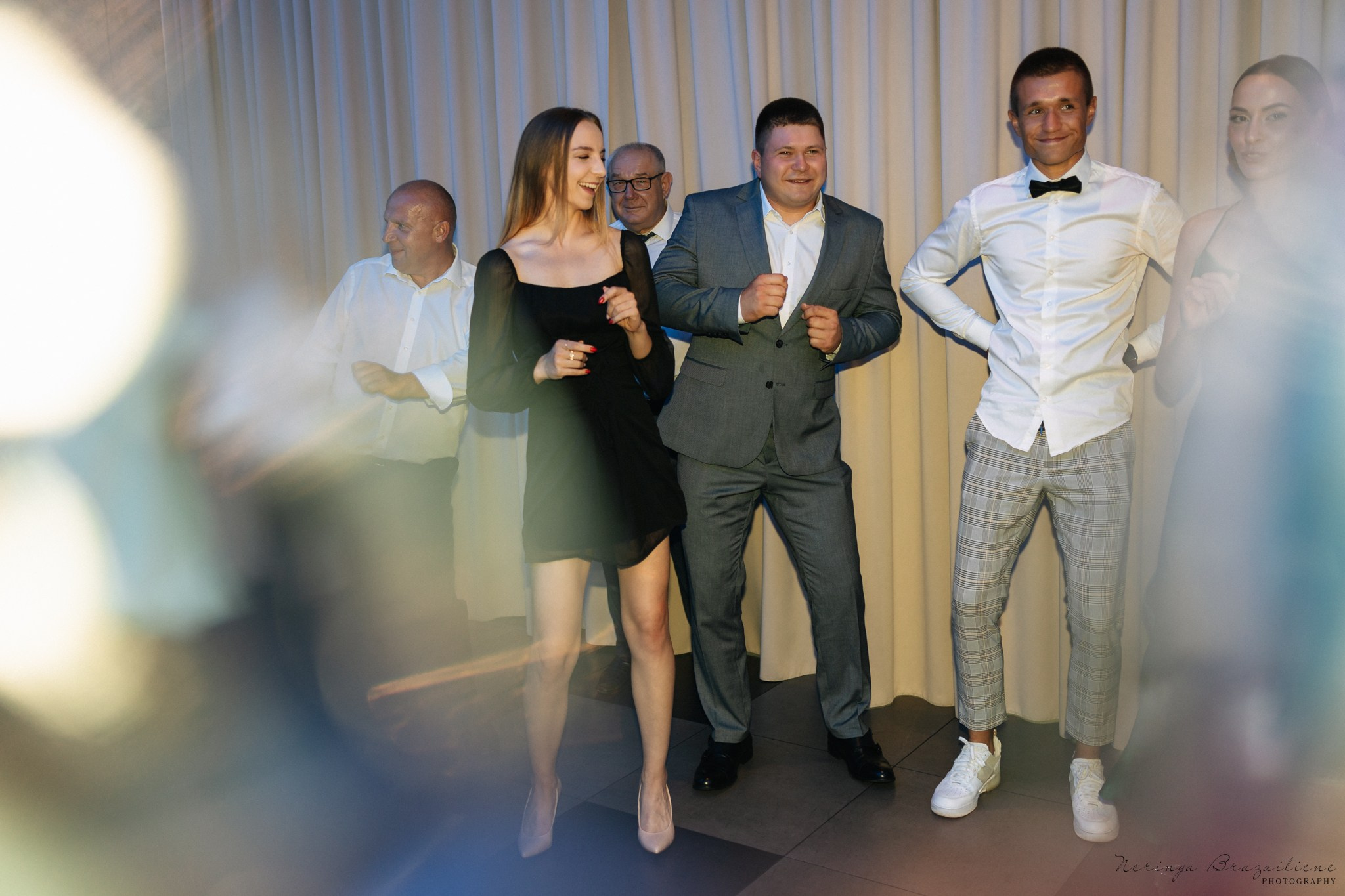 Vestuvinė fotosesija Kaune, Vienybės aikštėje, prie Lietuvos banko