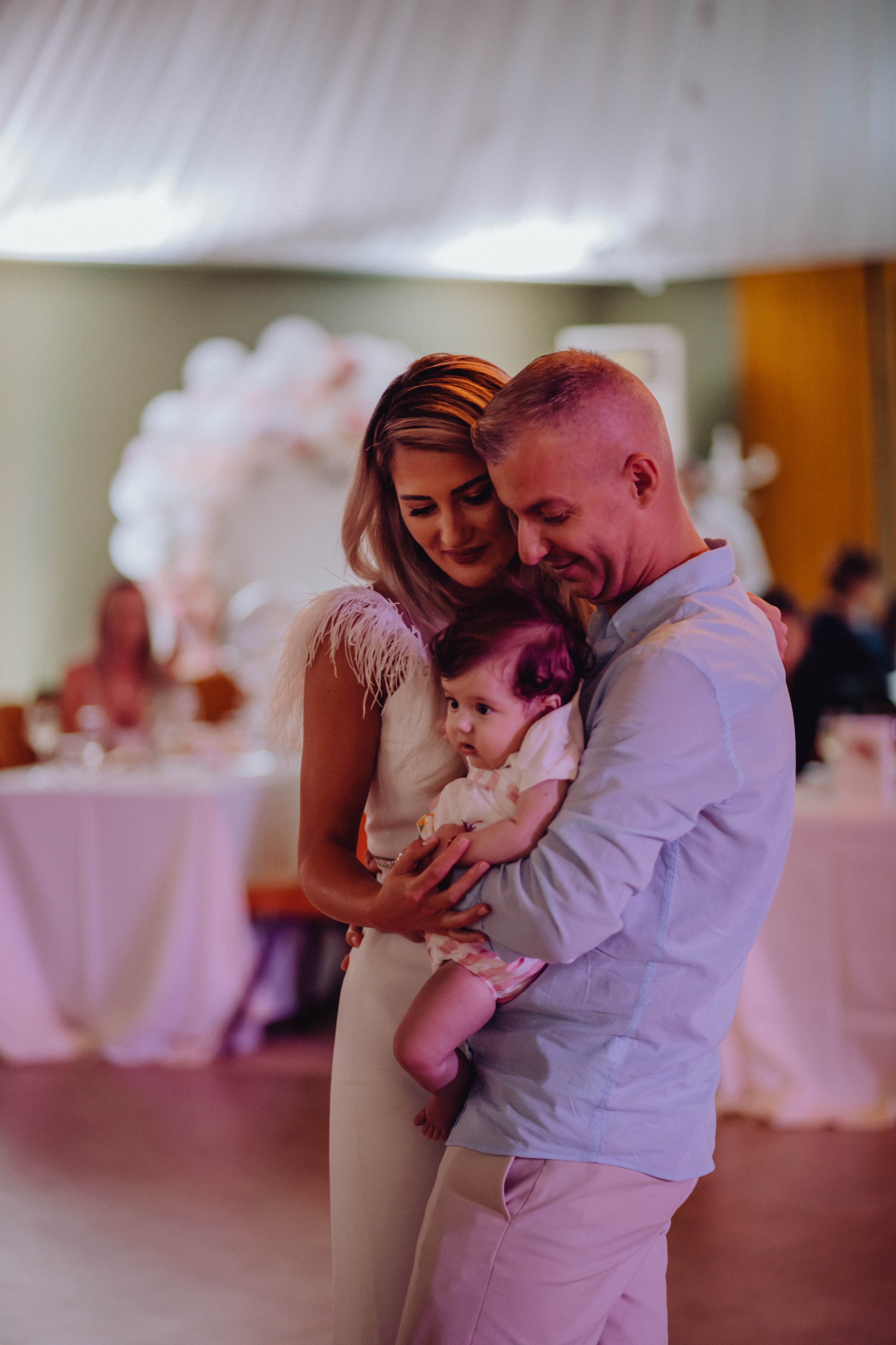 Zaira. Wedding & couple photographer from Romania Rut Vetan