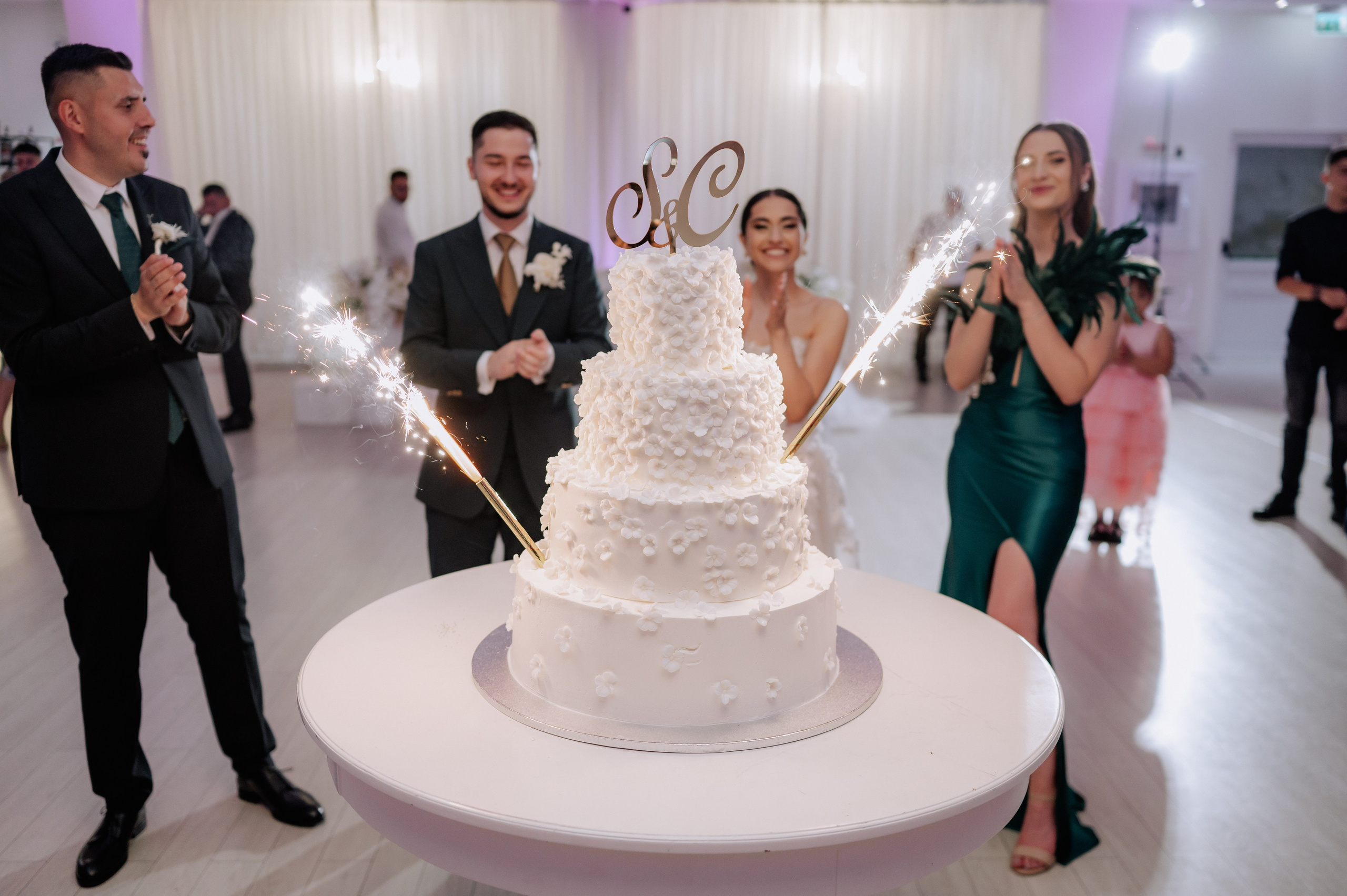 Nunta la Hotel Capitol Iasi. Proud Vision Weddings | Wedding Photography & Film — Servicii profesionale Foto Video Nunta Iasi