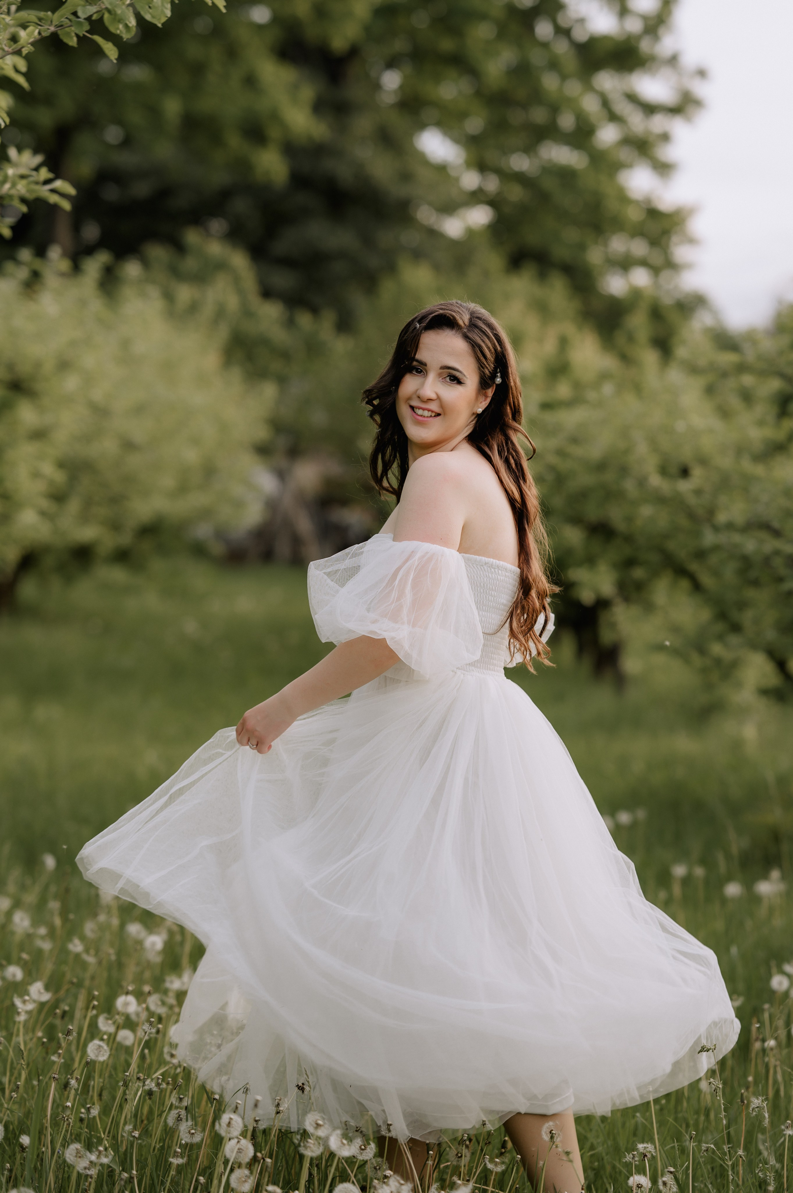 Magda + Andrei | Lovers in the garden. Proud Vision Weddings | Wedding Photography & Film — Servicii profesionale Foto Video Nunta Iasi