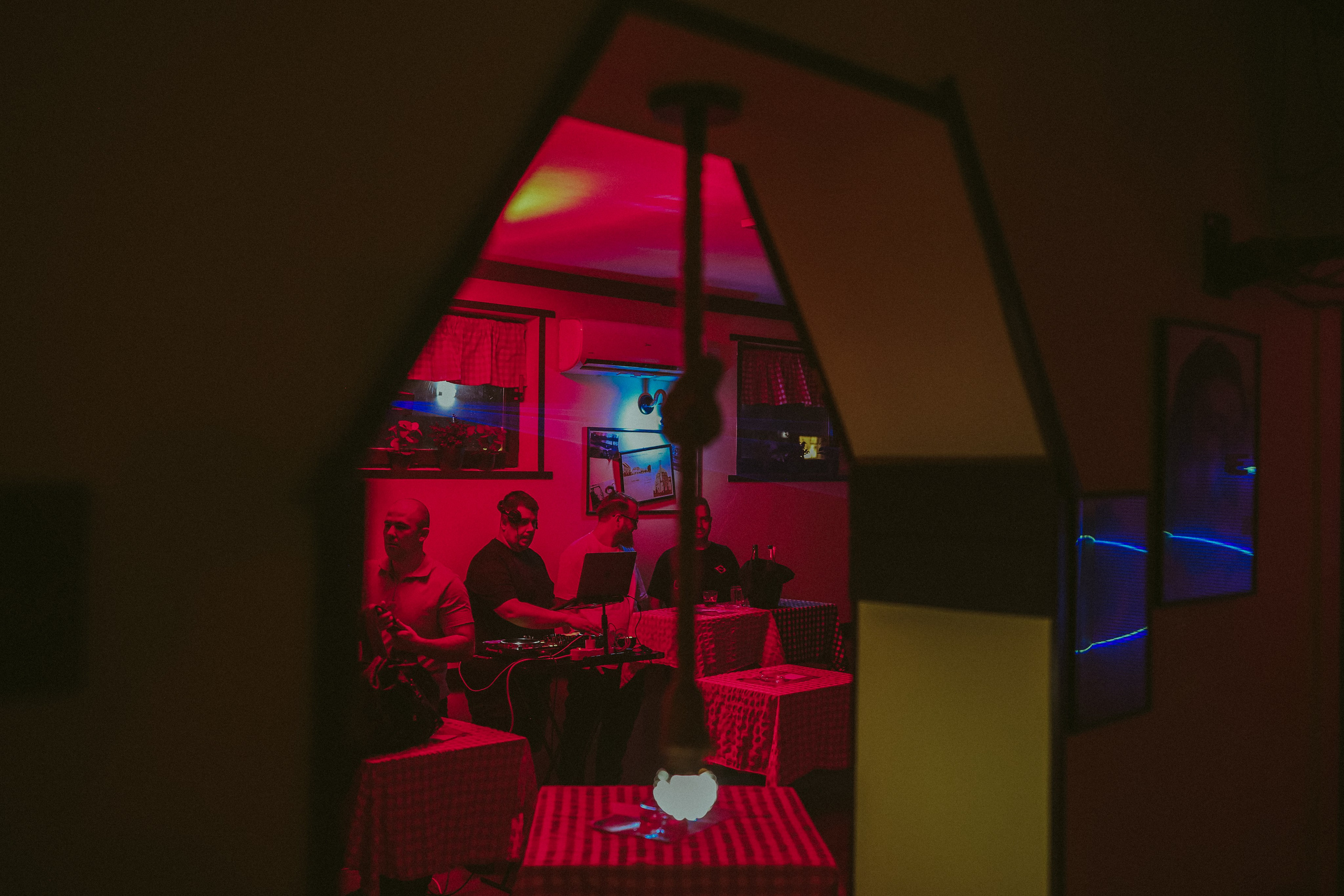 Zurke 90tih — Kafana Gradska Biblioteka. Foto Simic Jagodina