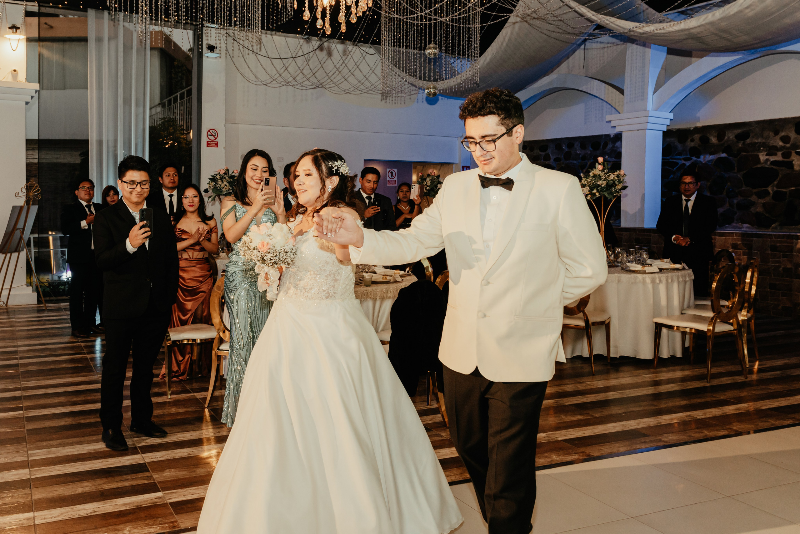 VANIA + LUIS BODA CIVIL. Studio KVTA | Fotografía y Video de Bodas en Arequipa