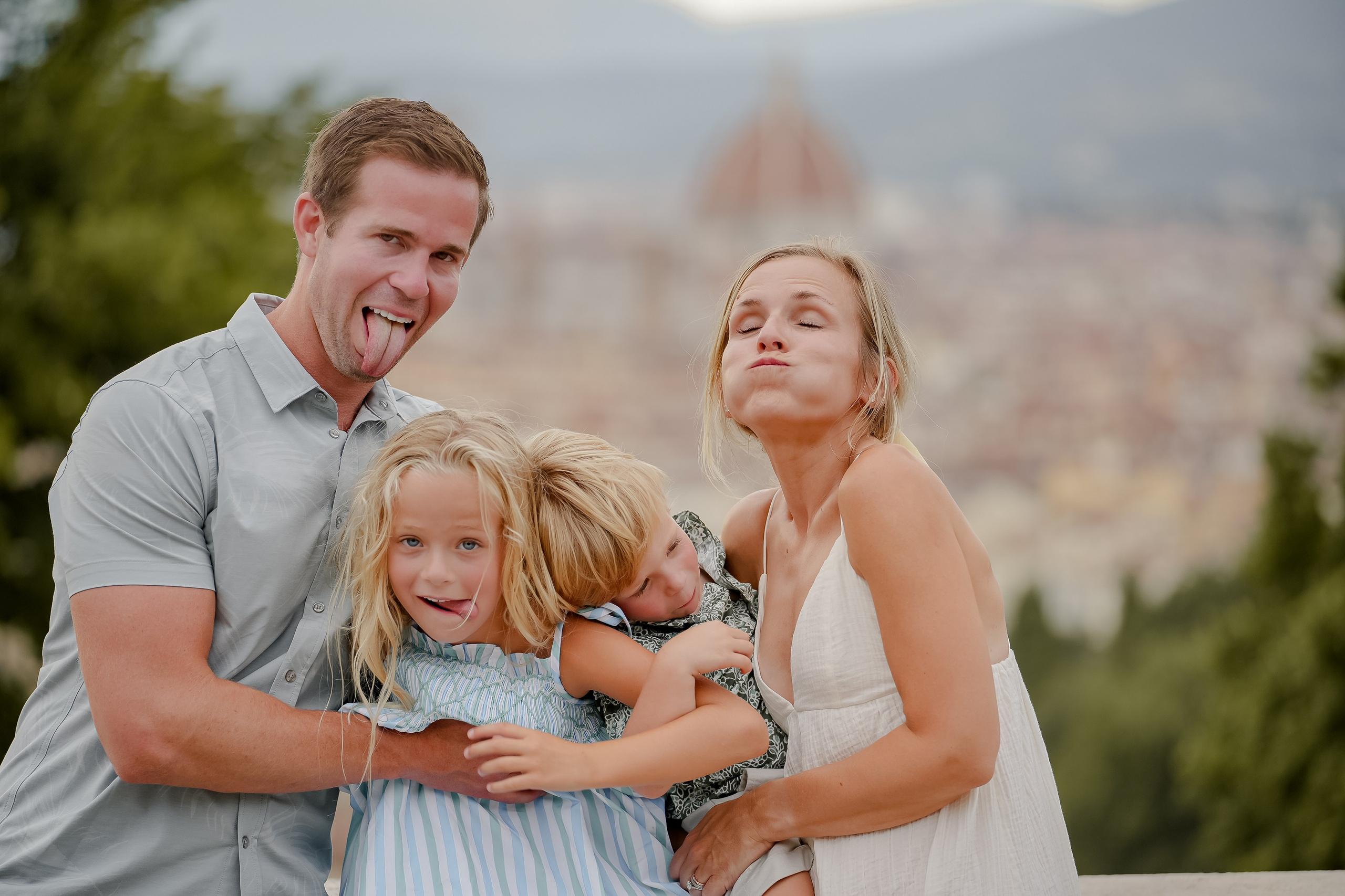 Nicole & Family. Wedding Photographer in Italy
