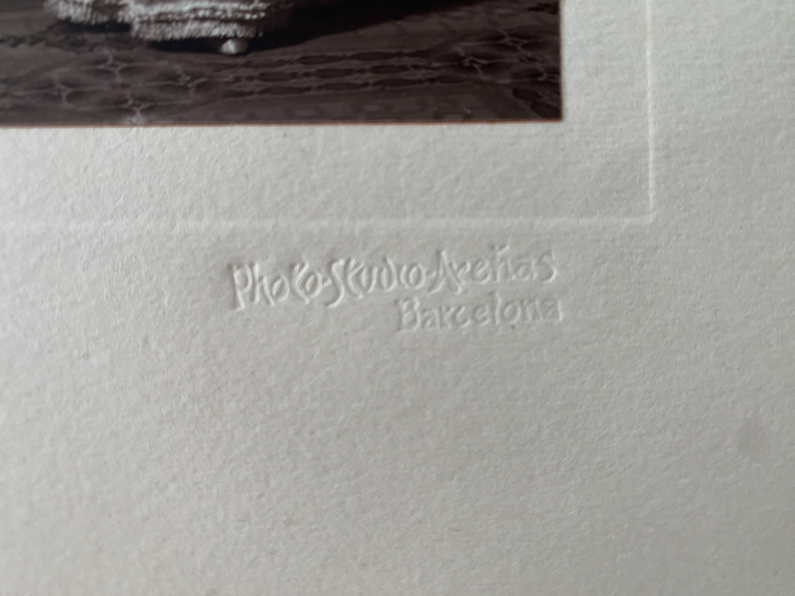 At home. Современнные и актикварные украшения в Барселоне, Москве и Санкт-Петербурге