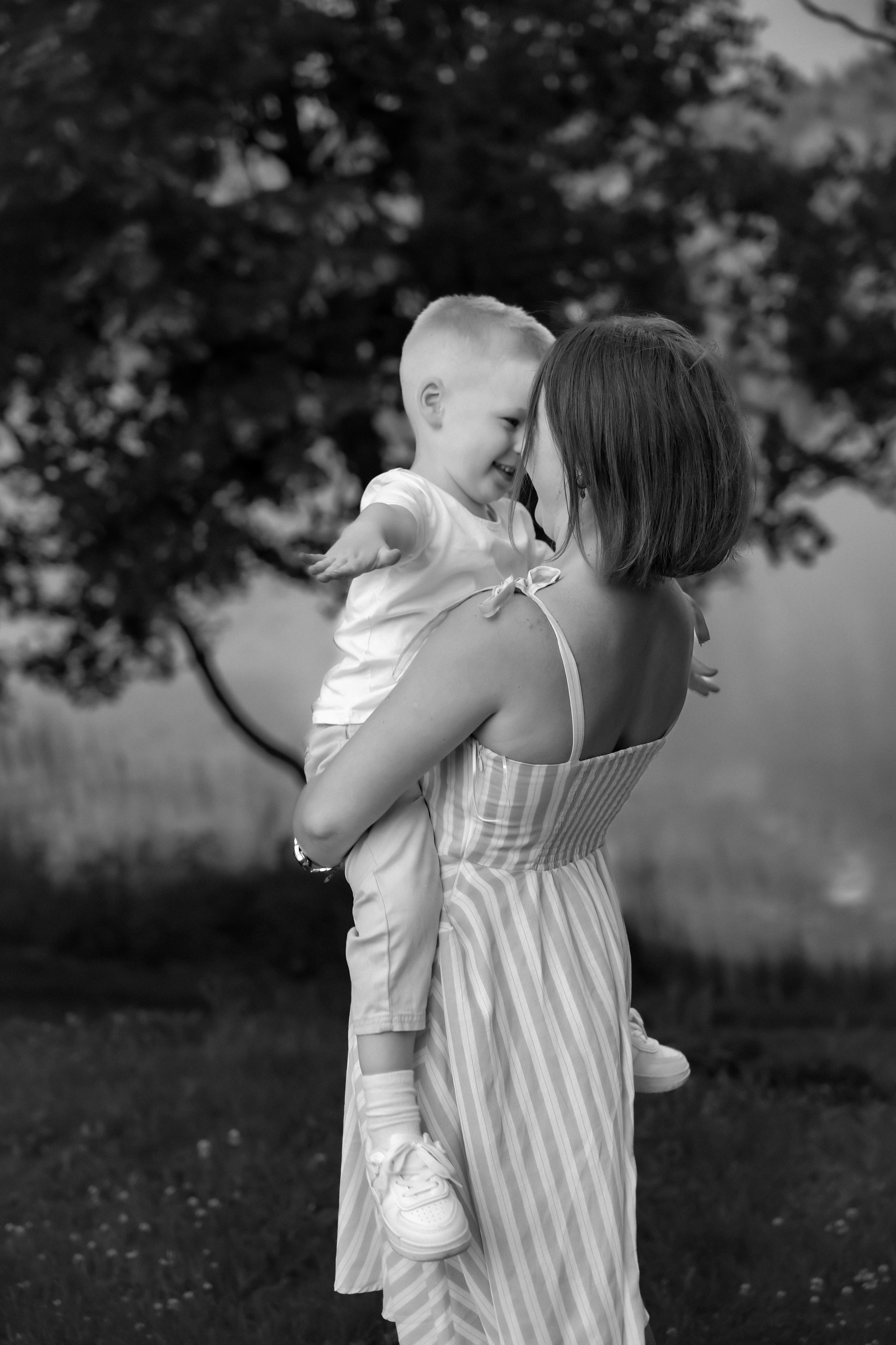 Familie. Fotograf al tainelor bisericești – Alina Fetu