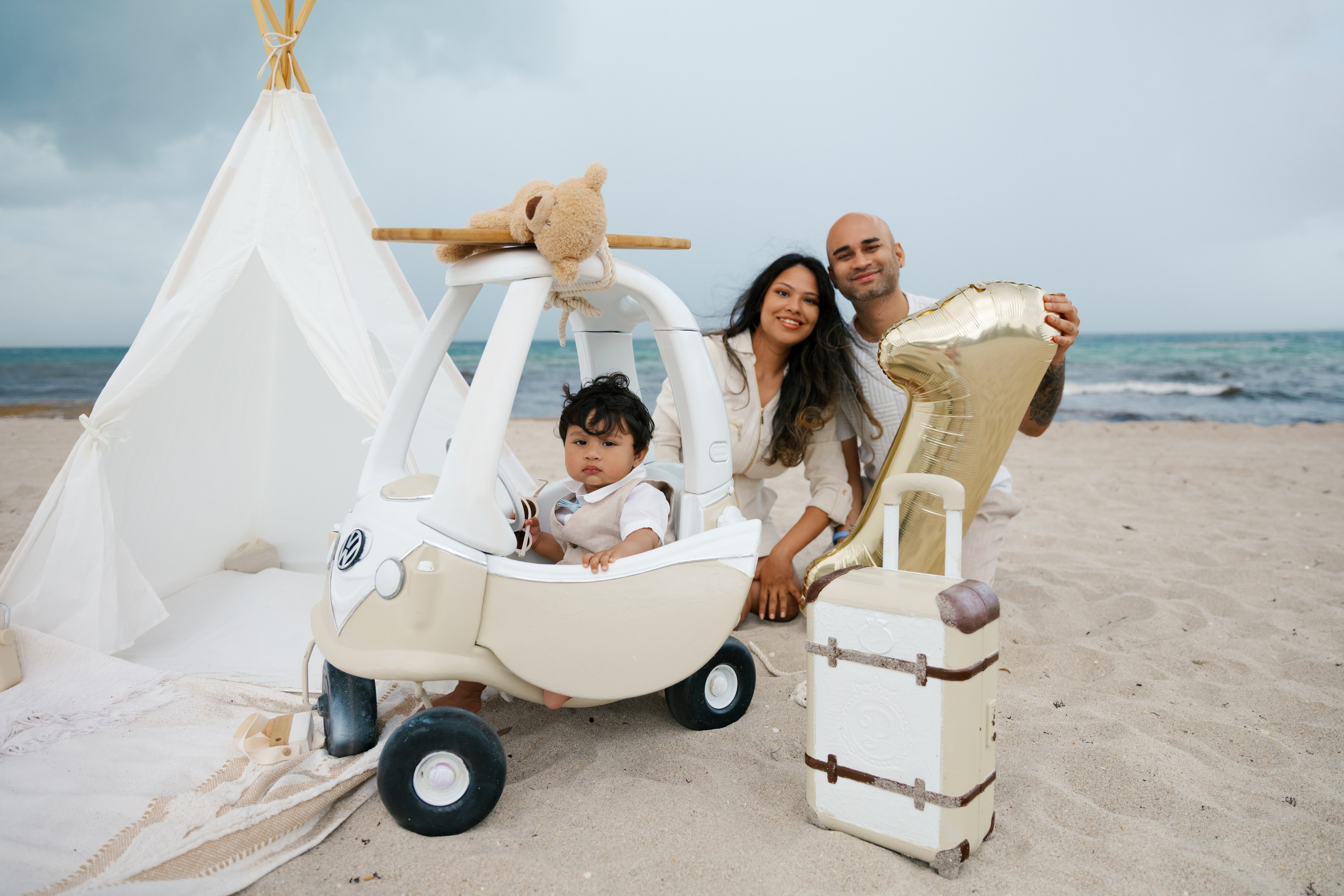 Birthday + props. Photographer in Miami, Family photographer, Event, Wedding