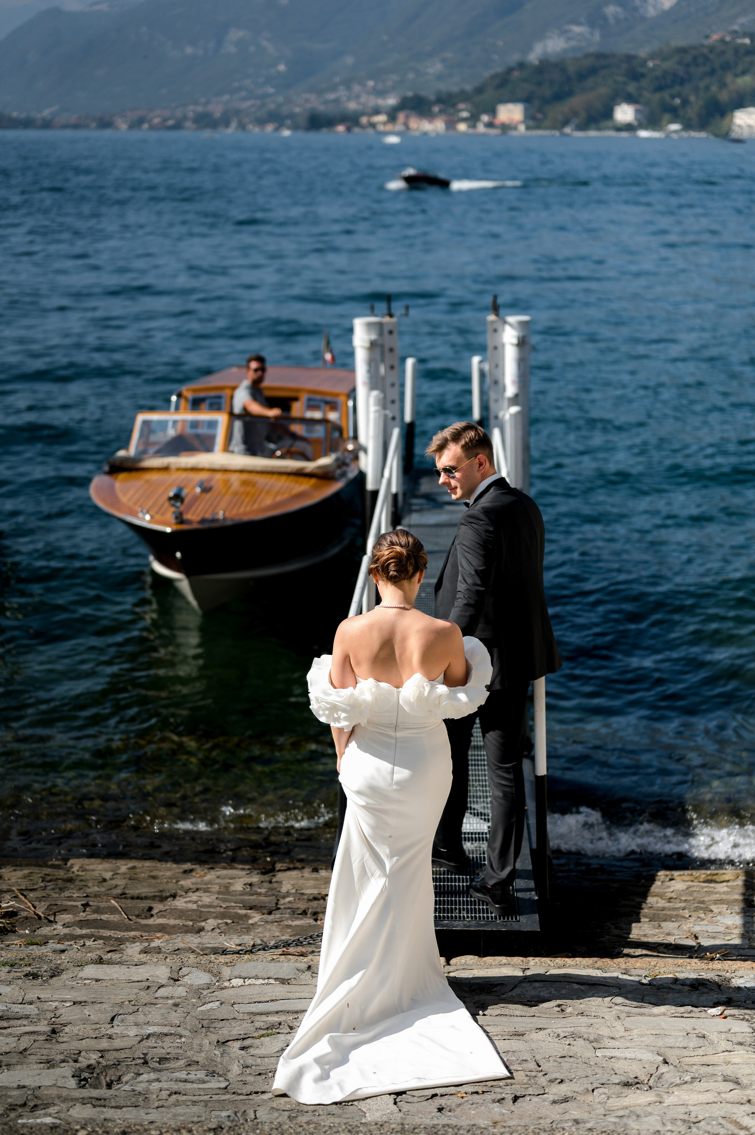 Love on Lake Como. Destination Wedding photographer Italy, France, Germany, Spain, Poland Oleg Zaicev