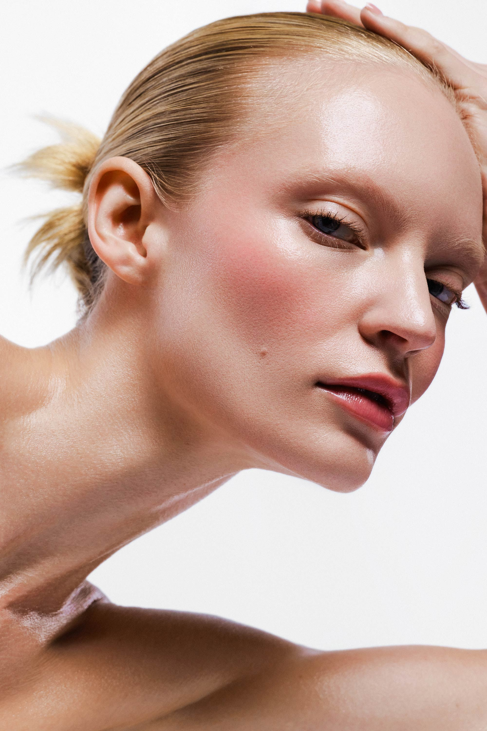 BEAUTY. Beauty, Fashion and Editorial Retoucher