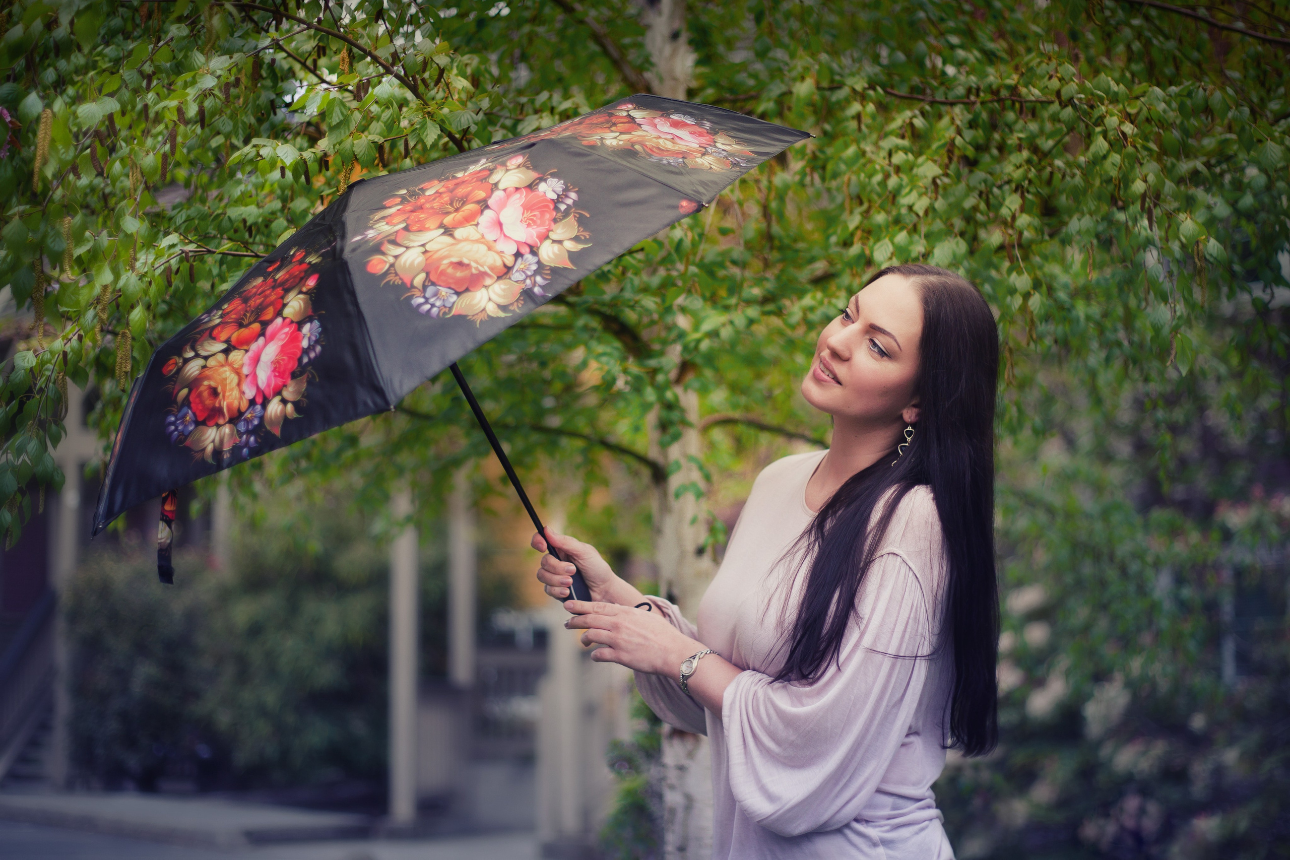 Outdoor Artistic photo. YuAnna studio. Family & Kids Photographer in Seattle area, located in