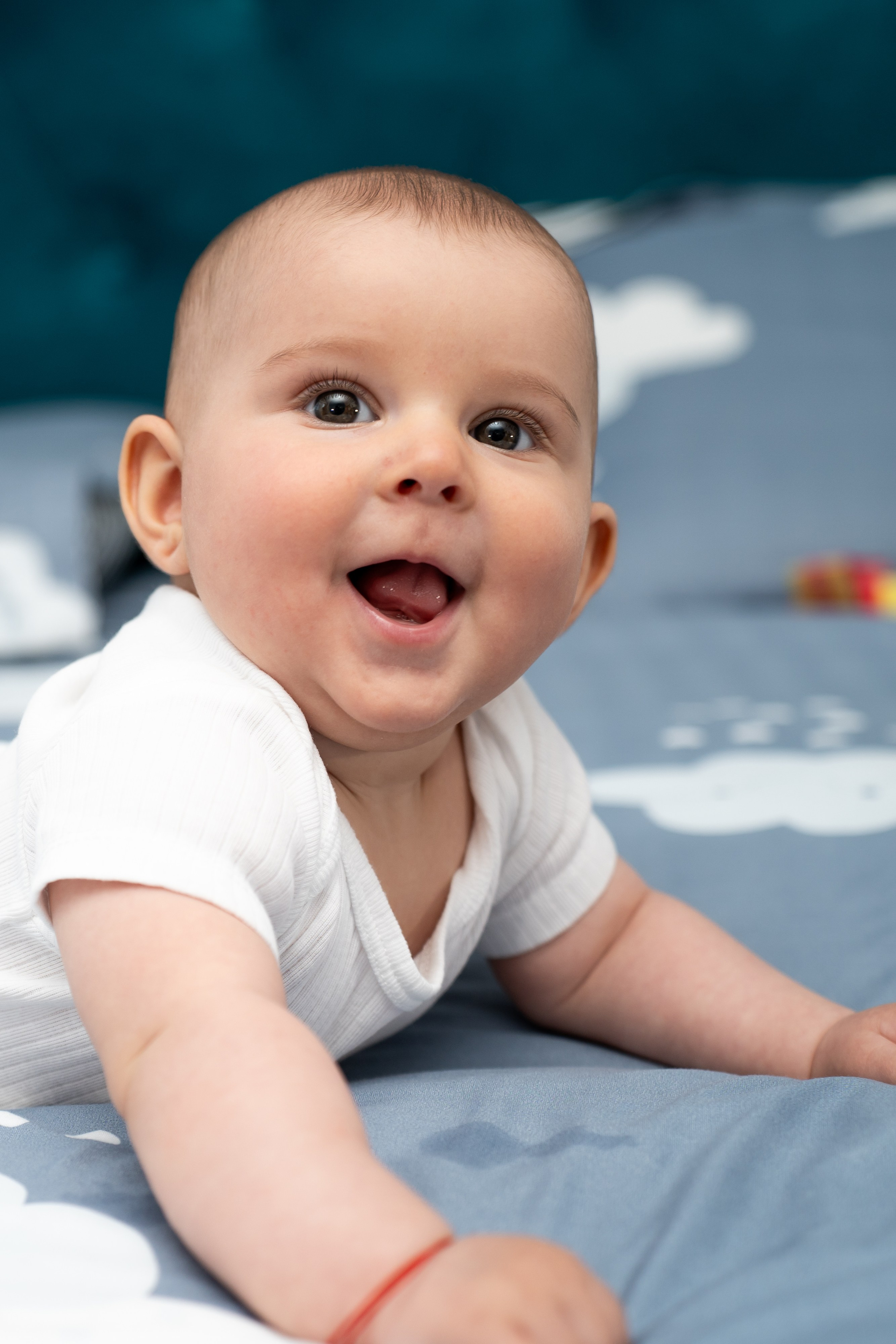 BOTEZ - PRIMUL ZÂMBET