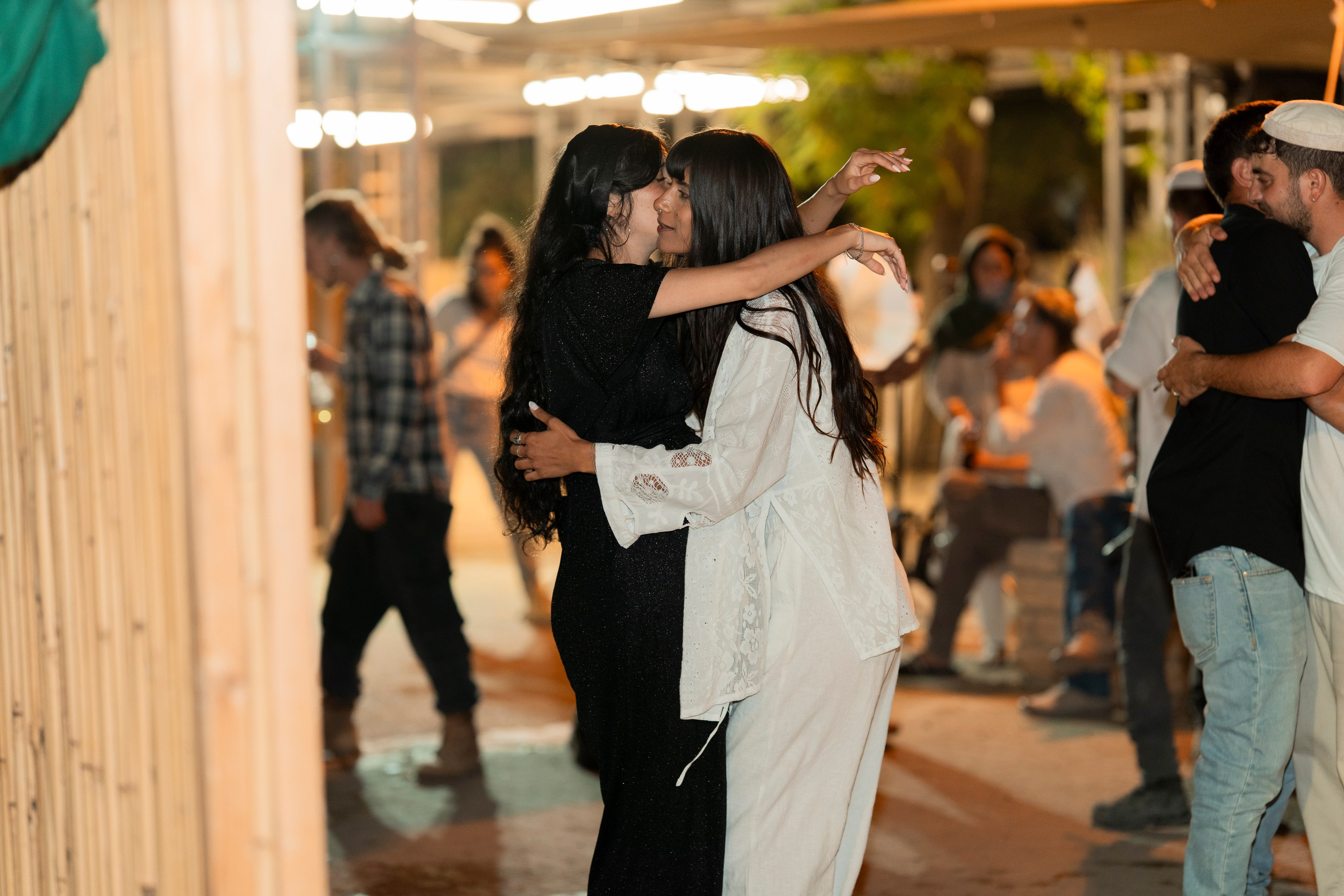 עדן ושלהבת. יוסף מזרחי צילום חתונה, ברית וזוגיות. צלם מקצועי שאוהב להוציא אתכם הכי יפים ברגעים הכי מרגשים