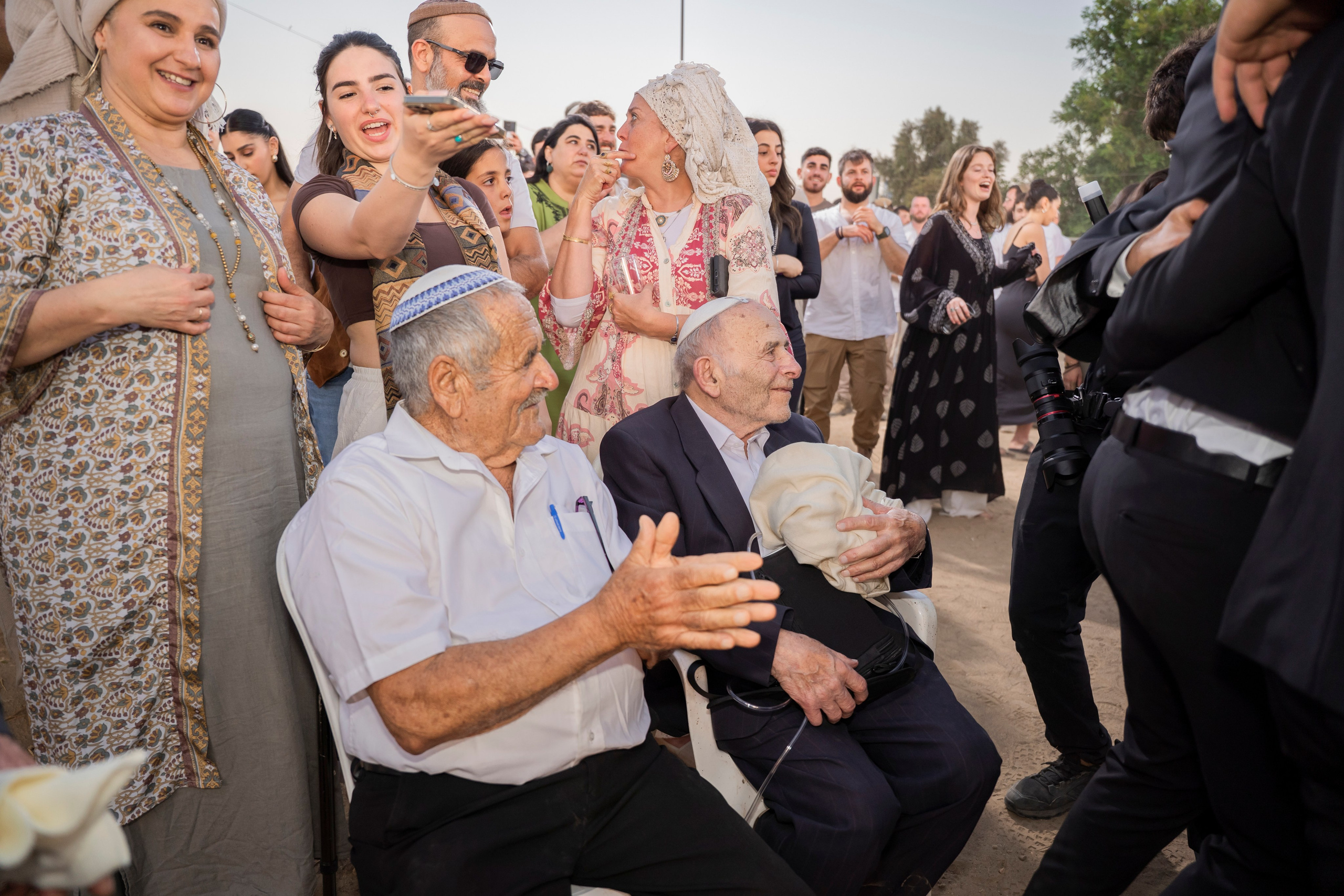 אביה ואחיה. יוסף מזרחי צילום חתונה, ברית וזוגיות. צלם מקצועי שאוהב להוציא אתכם הכי יפים ברגעים הכי מרגשים