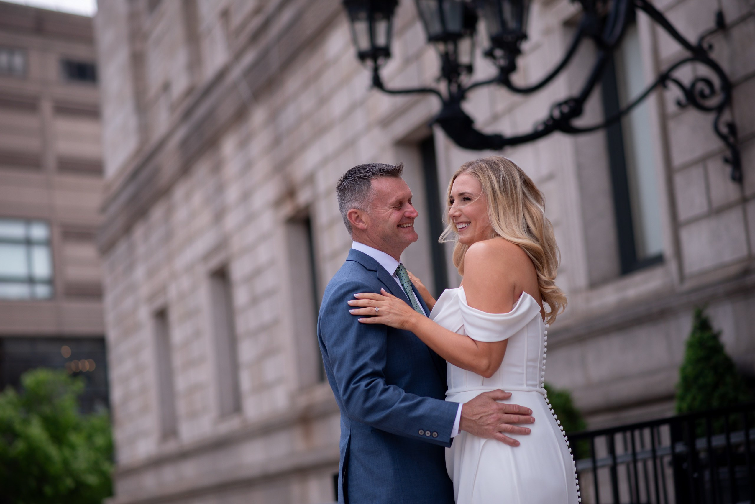 Smiles and love at the Boston Public Library. Wedding photographer in Orlando, Boston & New York Anderson Marques