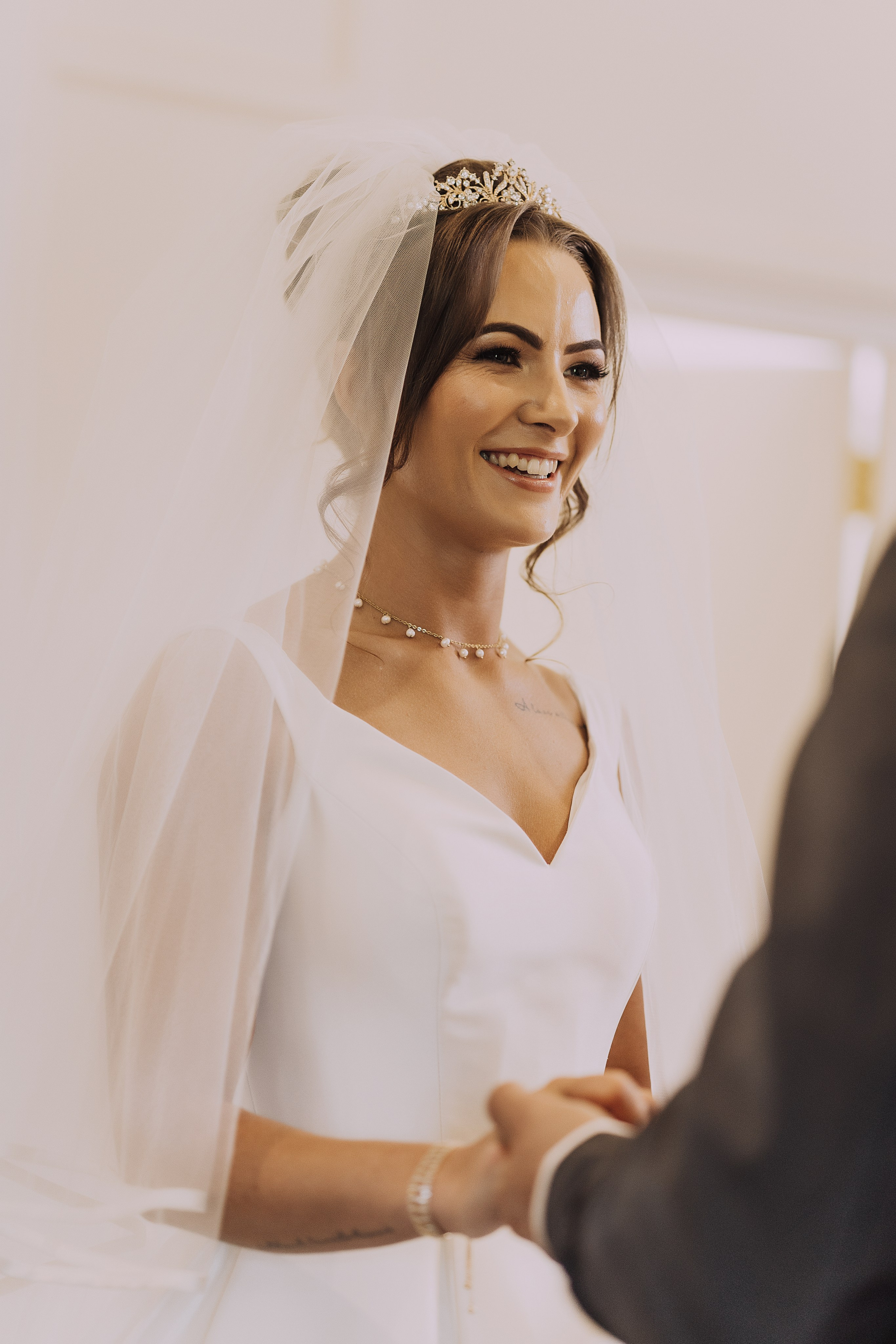 Megan & Oneias. Main