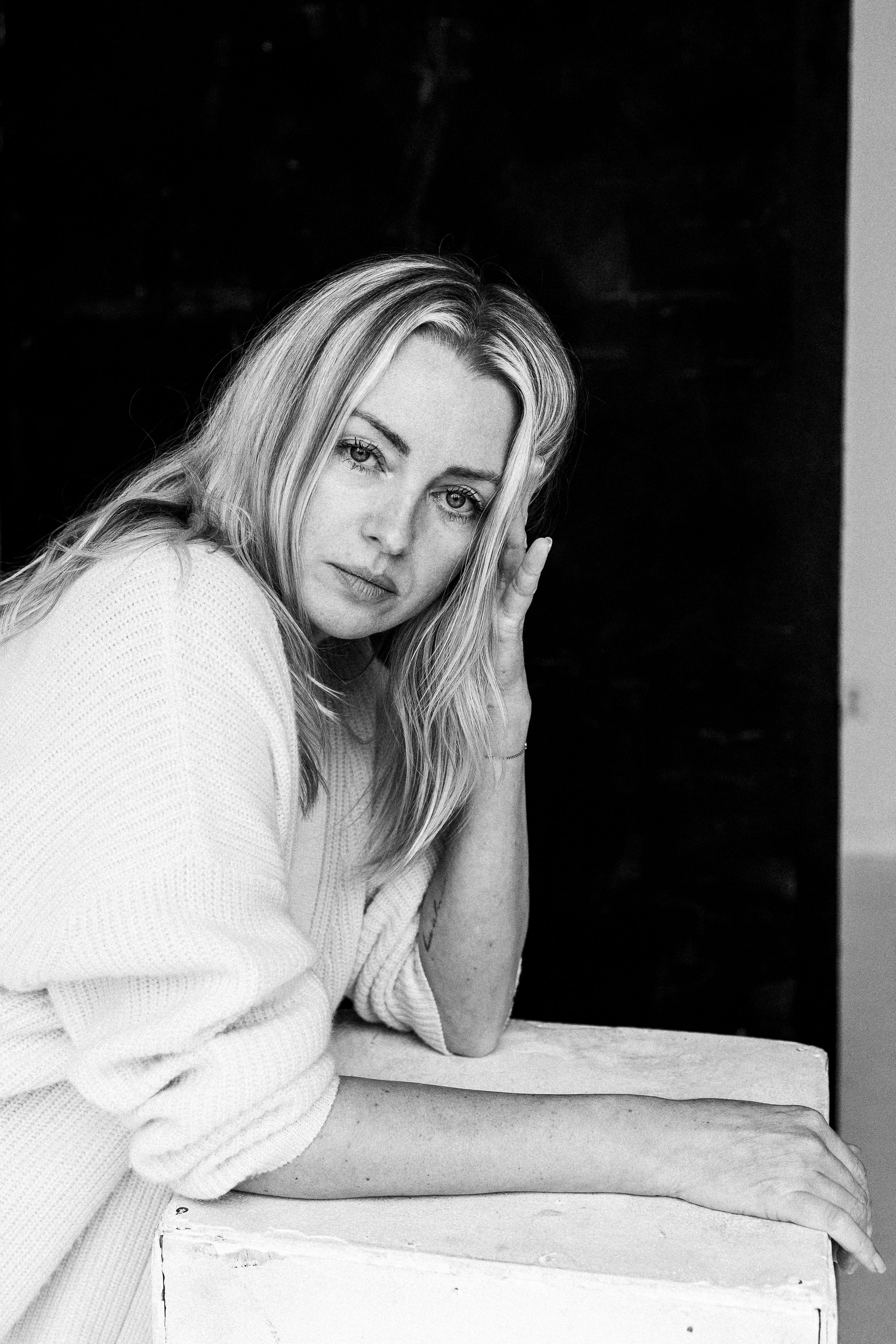 A. Rawnoir- Portrait photography by Daria Paliy.Timeless black&white portraits of women in NYC area