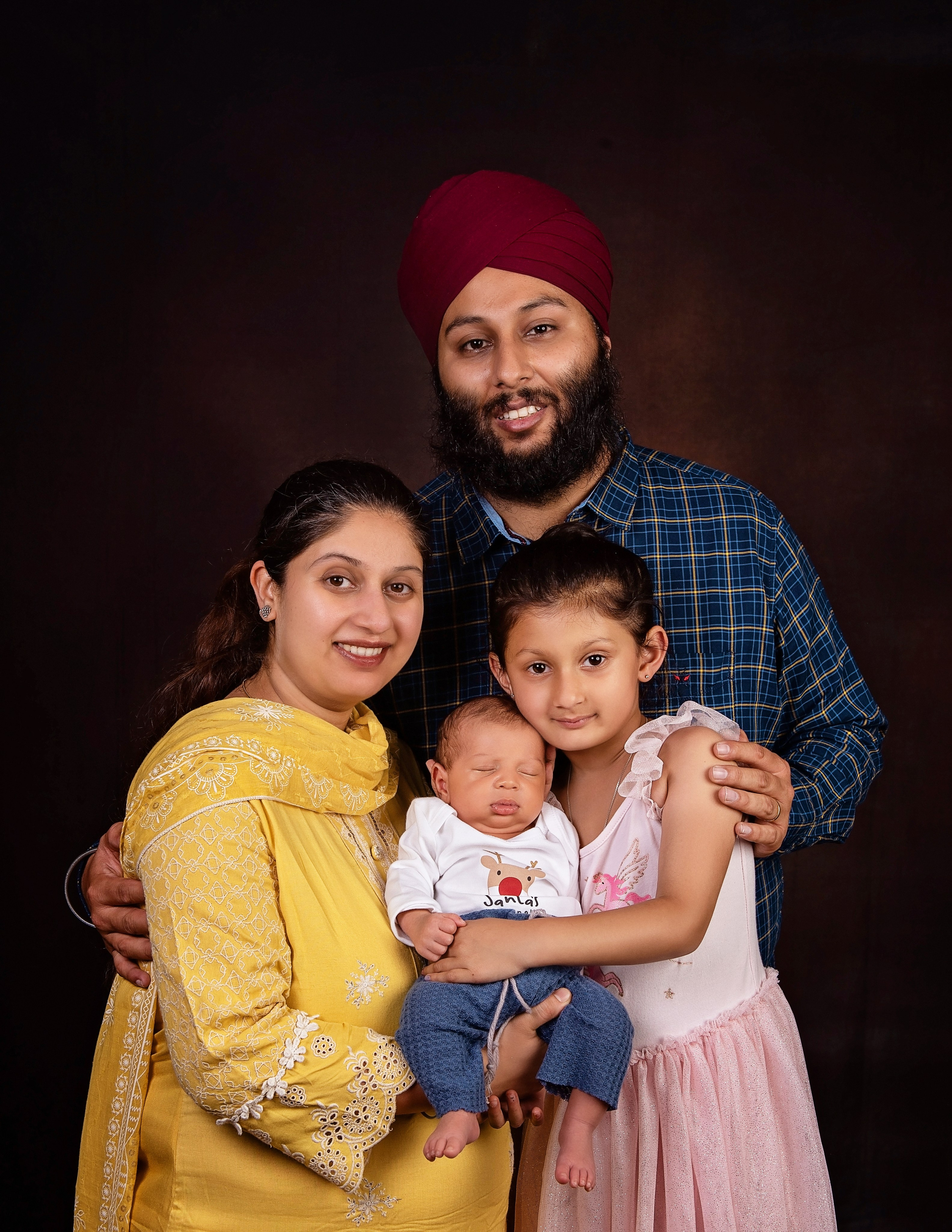 I love to capture beautiful families in Nairobi and Mombasa Kenya. Newborn, Baby, Maternity and Family Photographer Nairobi Mombasa Kenya