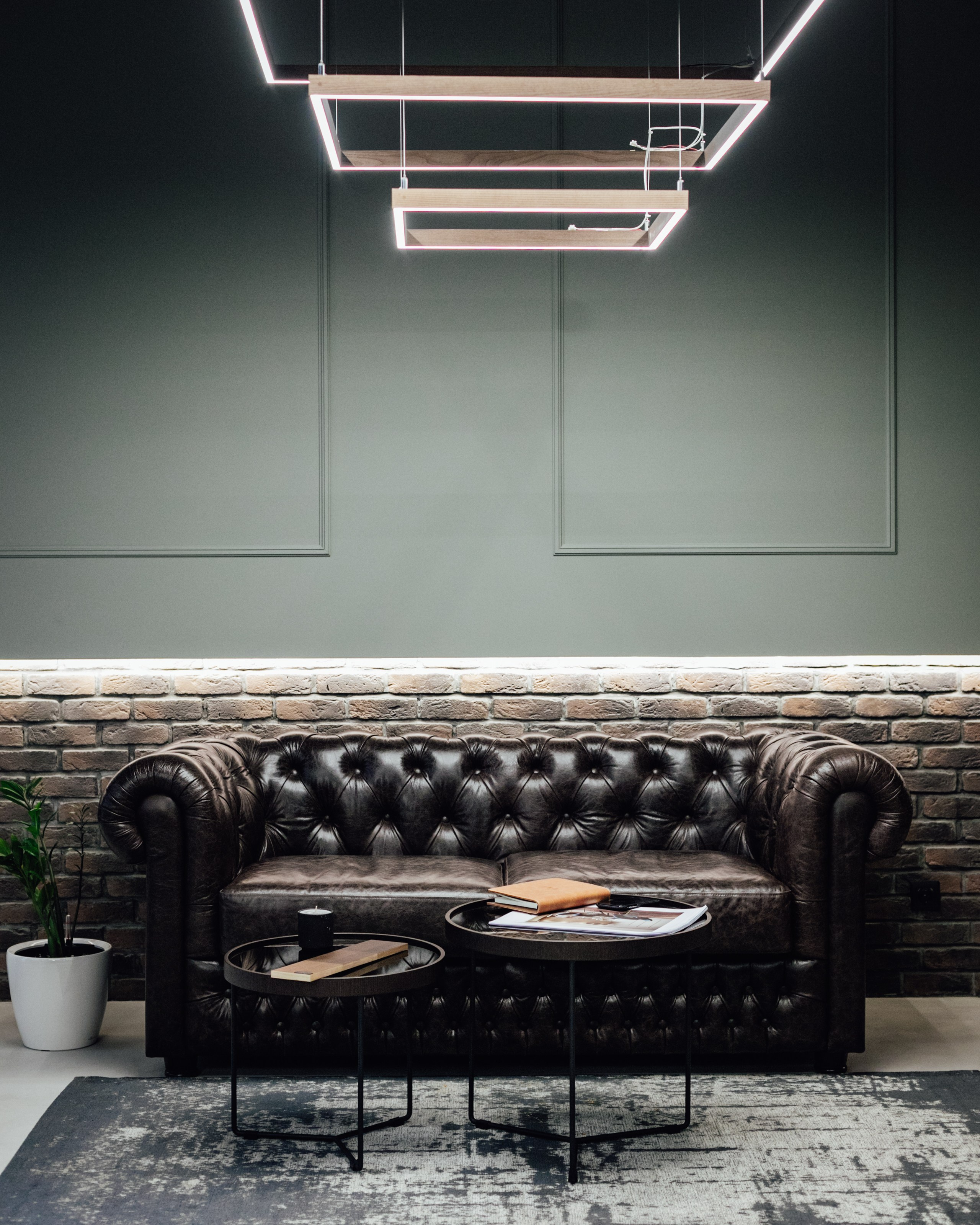 Interior designer Anna. Amazing photo session at a time convenient for you. Y