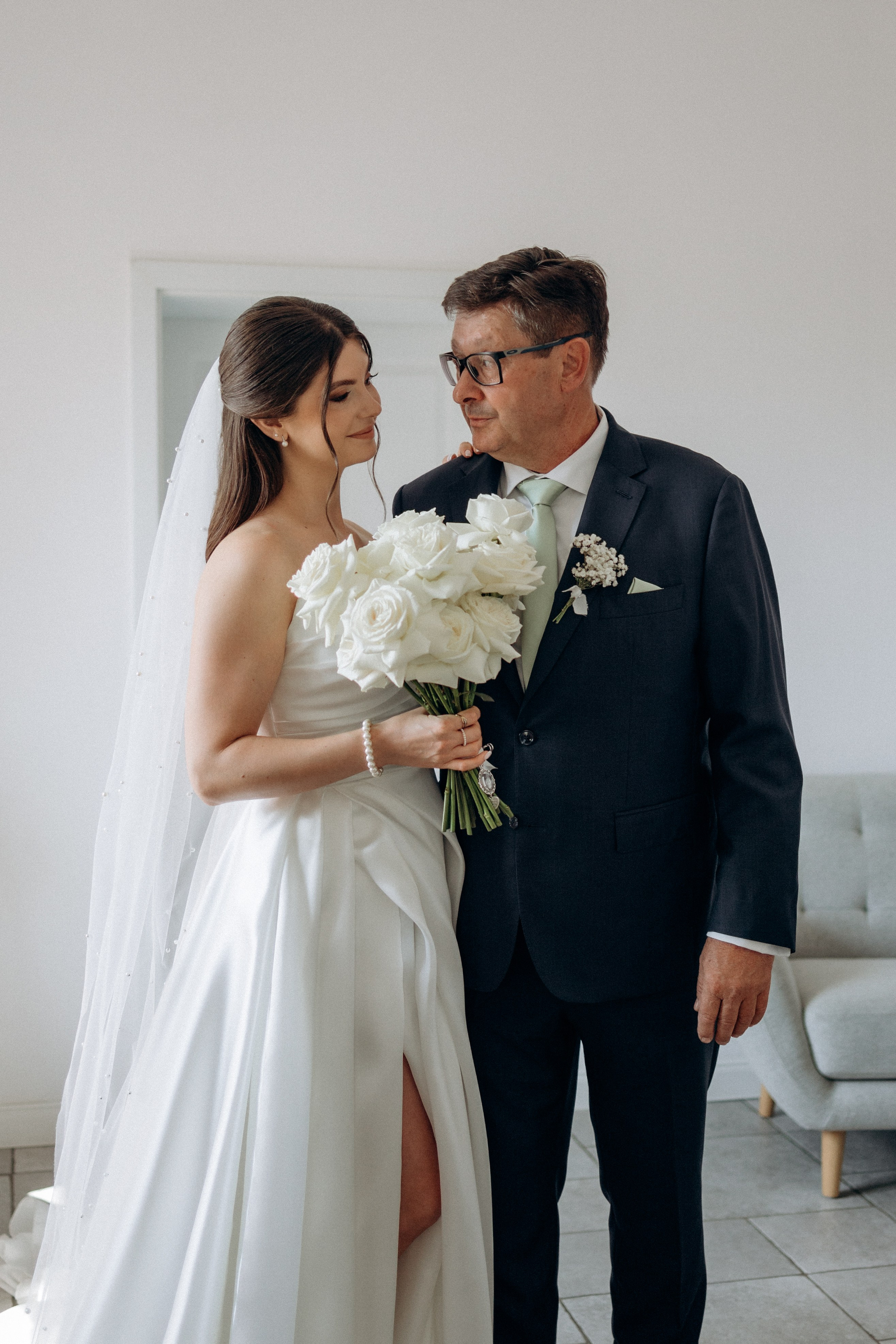 Wedding moments at Na Kmine