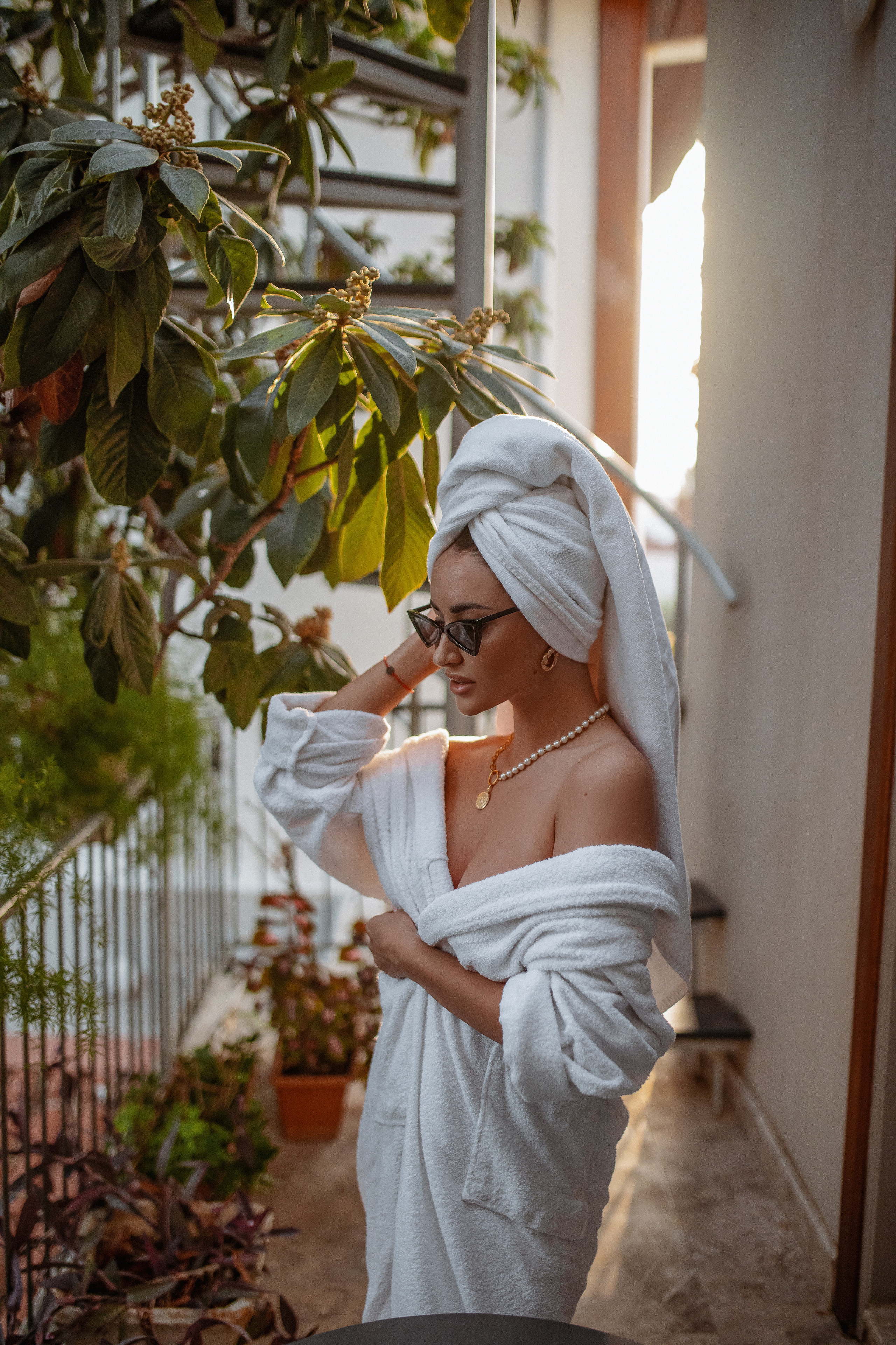 Фотосессия в старом городе Анталии. Фотограф в Анталии. Лучшая команда в Анталии. Фотосессии в Анталии под ключ. Отель в Калеичи. Старый город Анталья. Студийная и интерьерная Фотосессия в Анталье. Индивидуальная Фотосессия в Анталии Калеичи. Отели в Анталии. Отели рядом с Kaleiçi. delight Deluxe Hotel. Сборы в номере. Фотосессия в ванной. фото в ванне. Фото в номере.