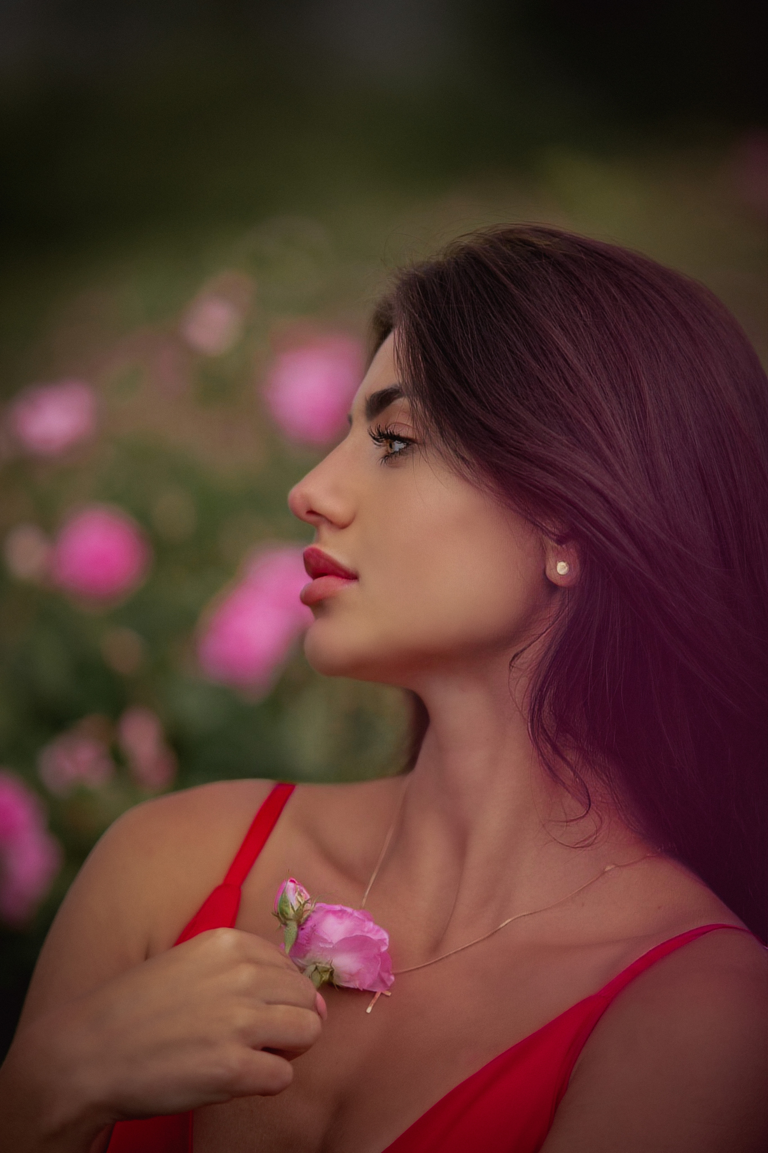 Фотосессия на природе в цветочном поле.Розовы поля в Турции. Цветочные поля в Турции. Где в Турции выращивают розы? Когда цветут розы? Розовые сады в Ыспарте. Экскурсия на розовые поля. Фотограф в Анталии. Фотограф в Турции. Фотограф в Белеке. Фотограф в Алании. Фотограф Аланья. Фотограф Анталья. Фотограф Белек. Фотограф Турция. Фотограф Каш. Фотограф Бодрум.