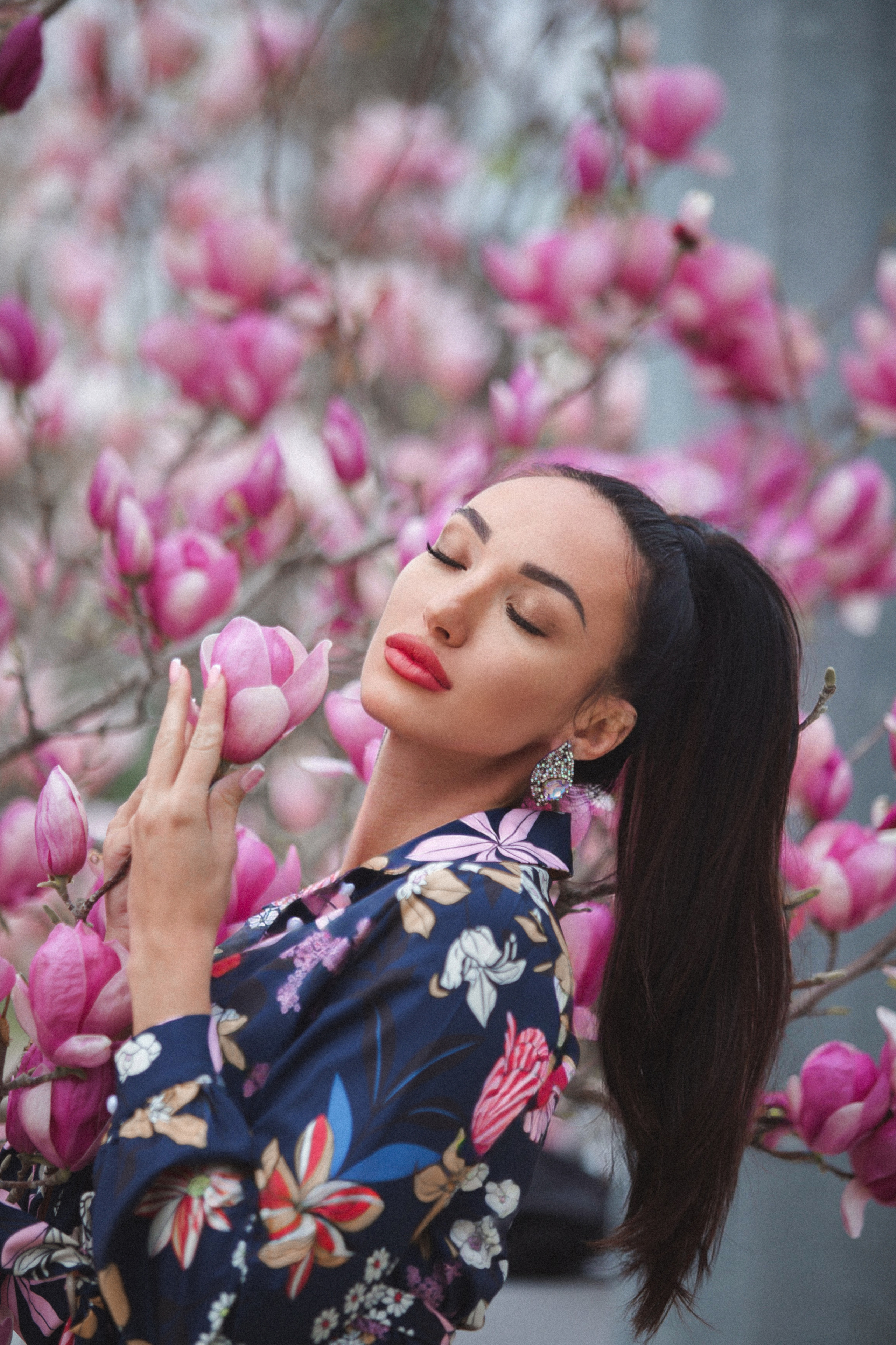 Фотосессия в магнолии. Кемер. Магнолия. Фотосессия в магнолии. Magnolia.Фотосессия в Магнолии. Фото с магнолией. Магнолия цветет в Кемере. Весна в Кемере. Что цветет в Турции? Что посетить в Кемере. Фотограф в Анталии. Фотограф в Турции. Фотограф в Белеке. Фотограф в Алании. Фотограф Аланья. Фотограф Анталья. Фотограф Белек. Фотограф Турция. Фотограф Каш. Фотограф Бодрум. Свадебнвй фотограф в Турции. Организатор свадеб в Турции . Оранизатор свадеб в Алании. Организатор свадеб в Анталии. Что цветет в Турции. Что цветет на анталийском побережье.