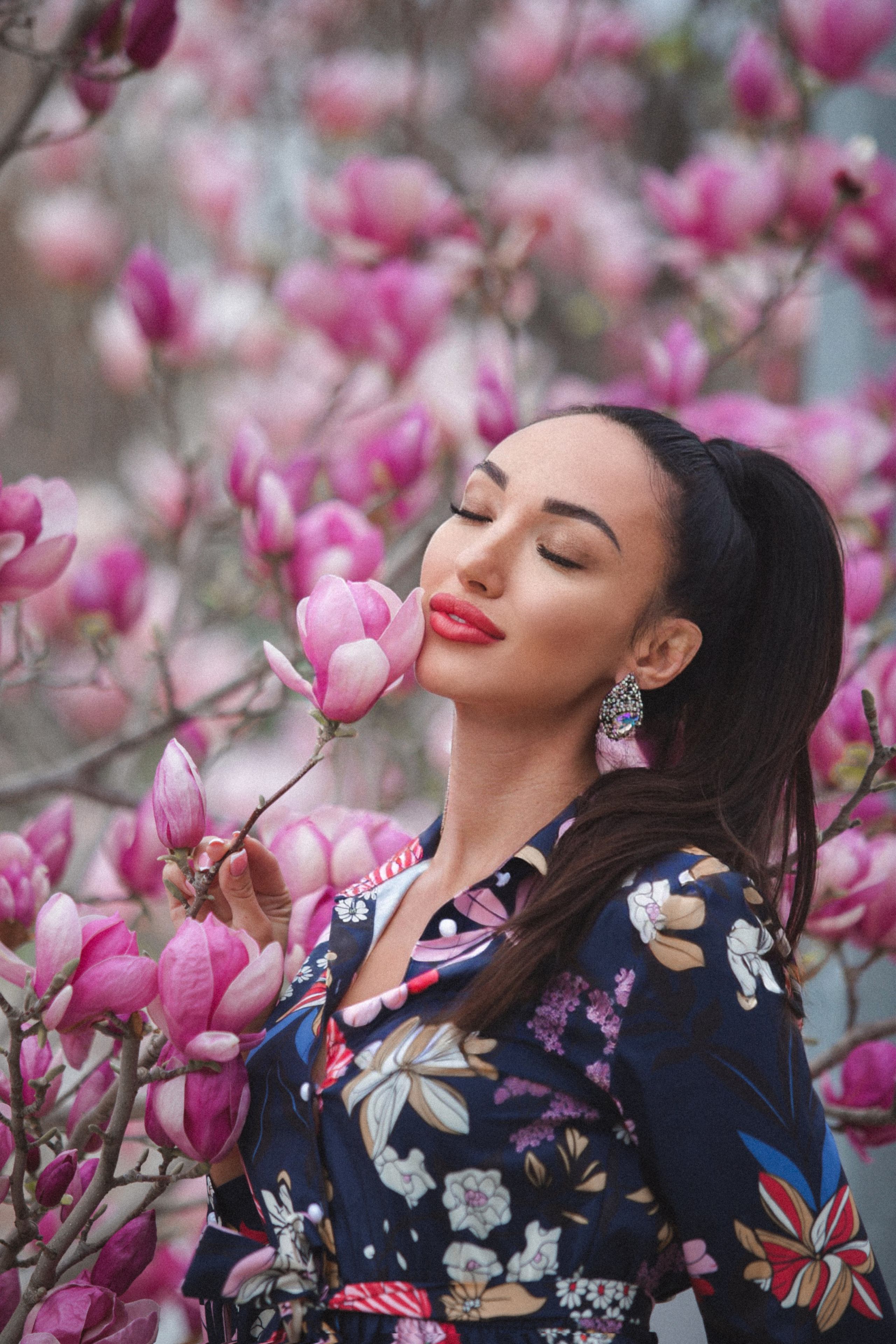 Фотосессия в магнолии. Кемер. Магнолия. Фотосессия в магнолии. Magnolia.Фотосессия в Магнолии. Фото с магнолией. Магнолия цветет в Кемере. Весна в Кемере. Что цветет в Турции? Что посетить в Кемере. Фотограф в Анталии. Фотограф в Турции. Фотограф в Белеке. Фотограф в Алании. Фотограф Аланья. Фотограф Анталья. Фотограф Белек. Фотограф Турция. Фотограф Каш. Фотограф Бодрум. Свадебнвй фотограф в Турции. Организатор свадеб в Турции . Оранизатор свадеб в Алании. Организатор свадеб в Анталии. Что цветет в Турции. Что цветет на анталийском побережье.