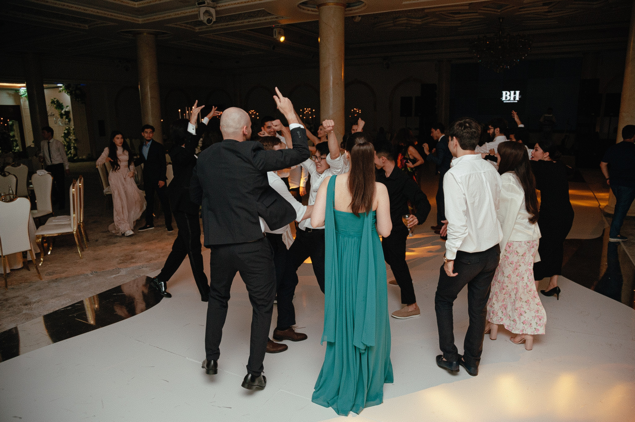 Botir & Zukhra. Главная