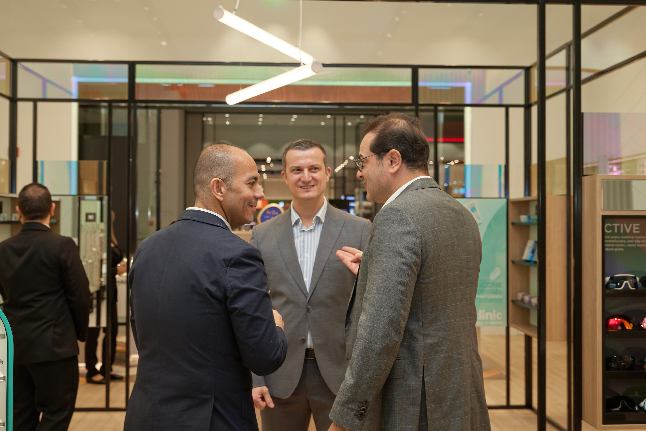 Company Profile. Female Photographer in Dubai