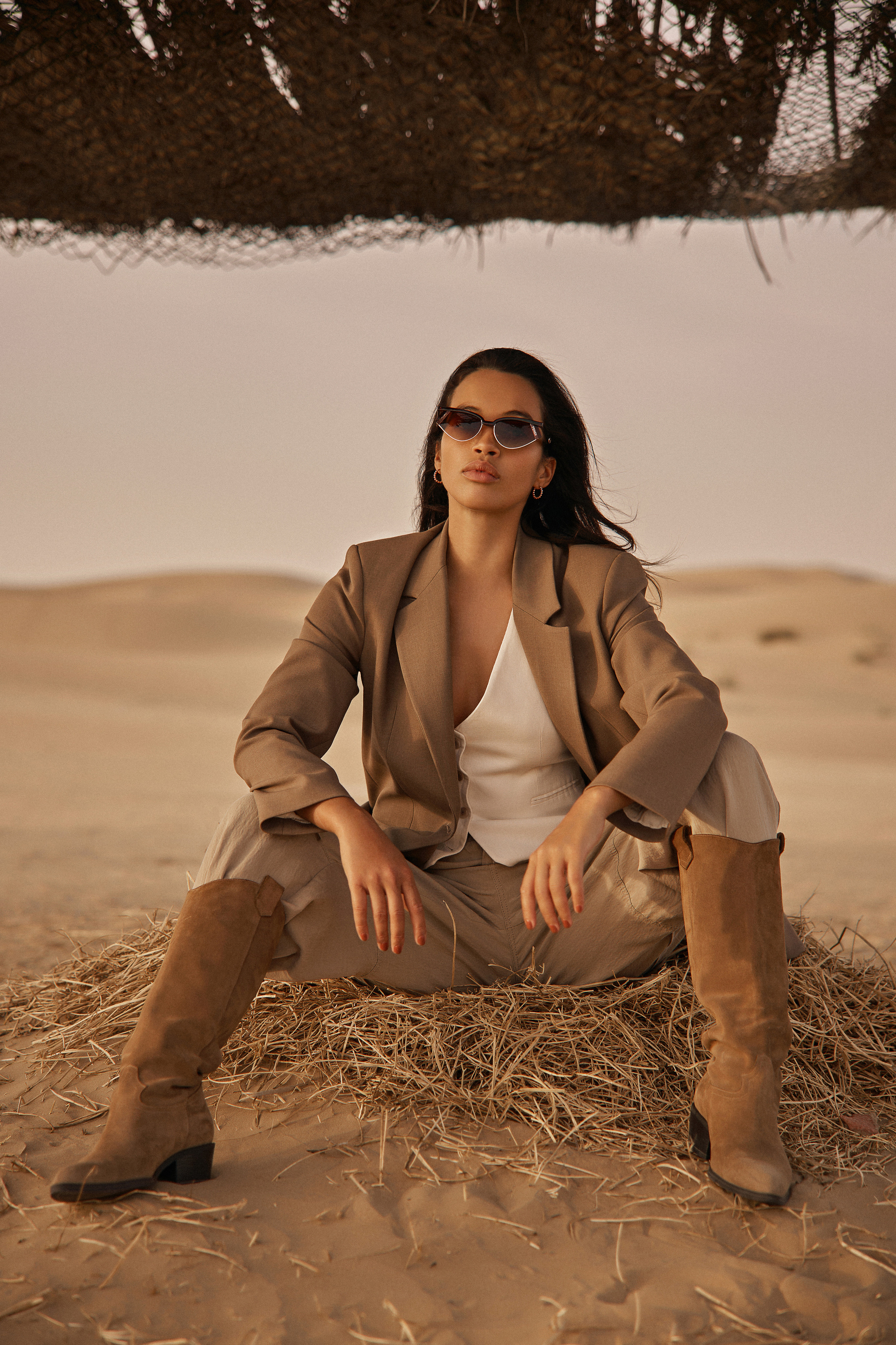 Desert. Female Photographer in Dubai