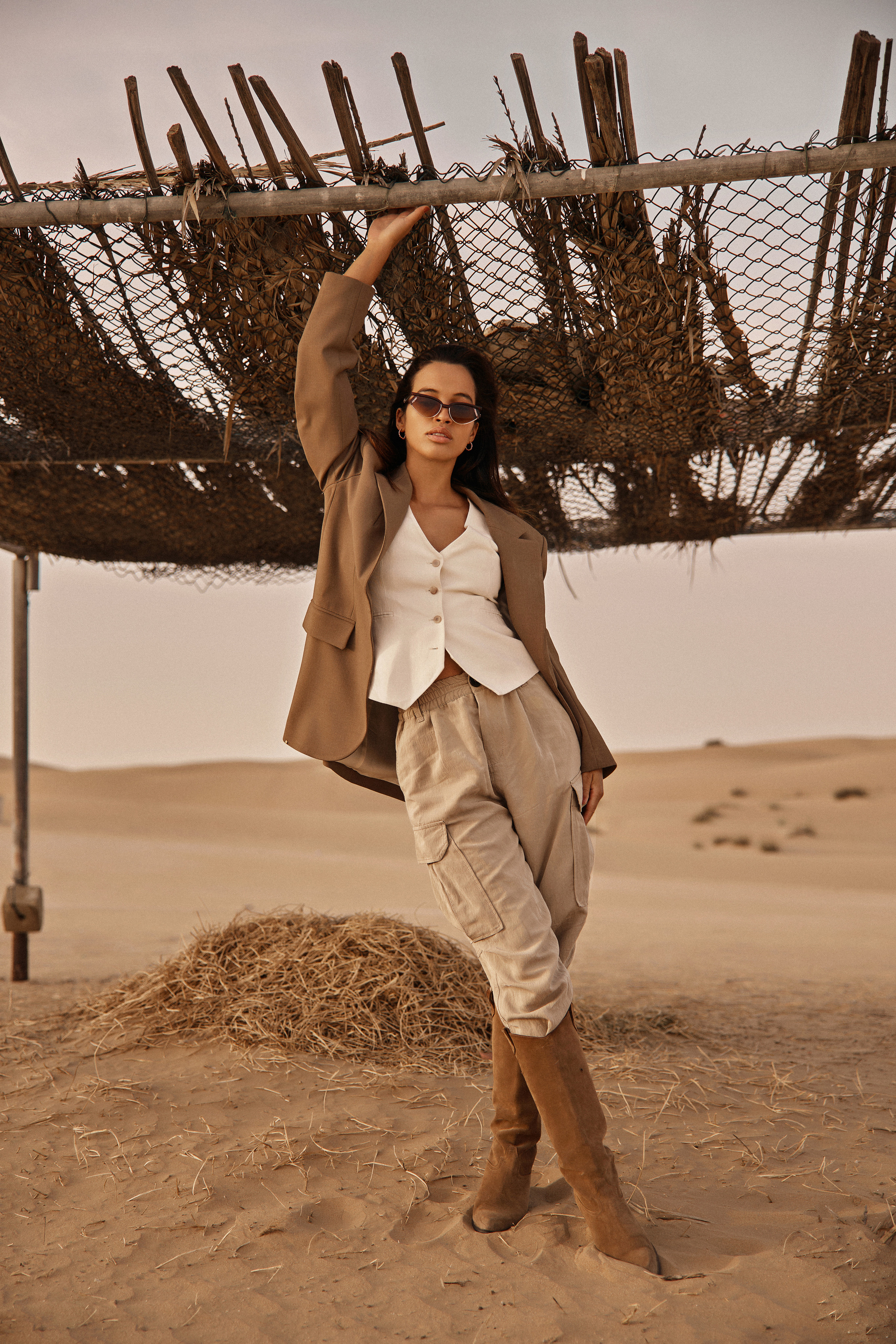 Desert. Female Photographer in Dubai