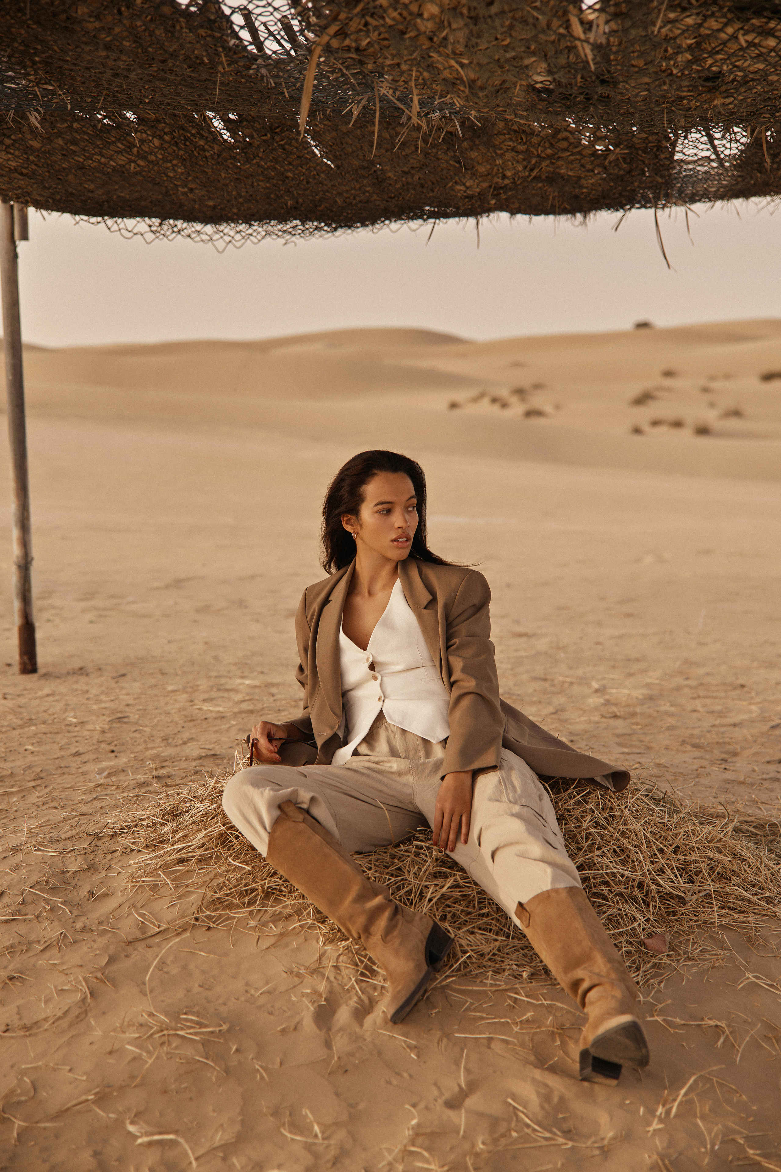 Desert. Female Photographer in Dubai
