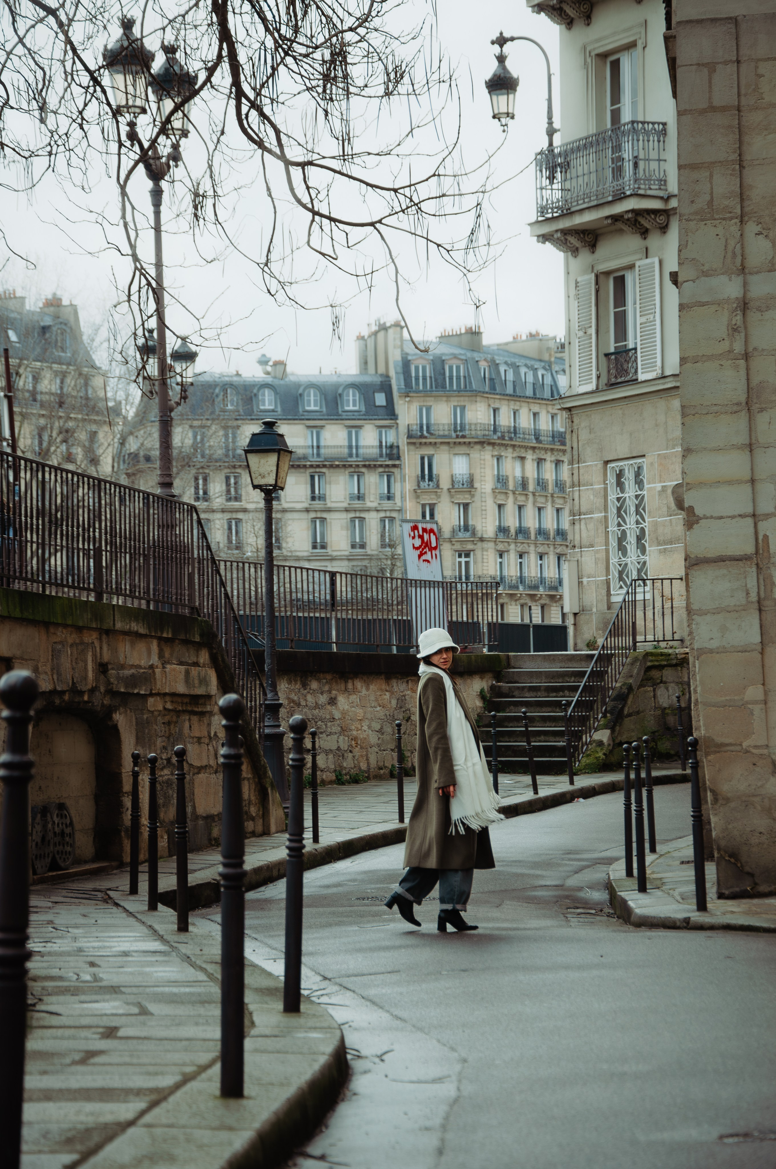 Фотосессия на острове Ситэ. Фотограф в Париже Полина Осипова
