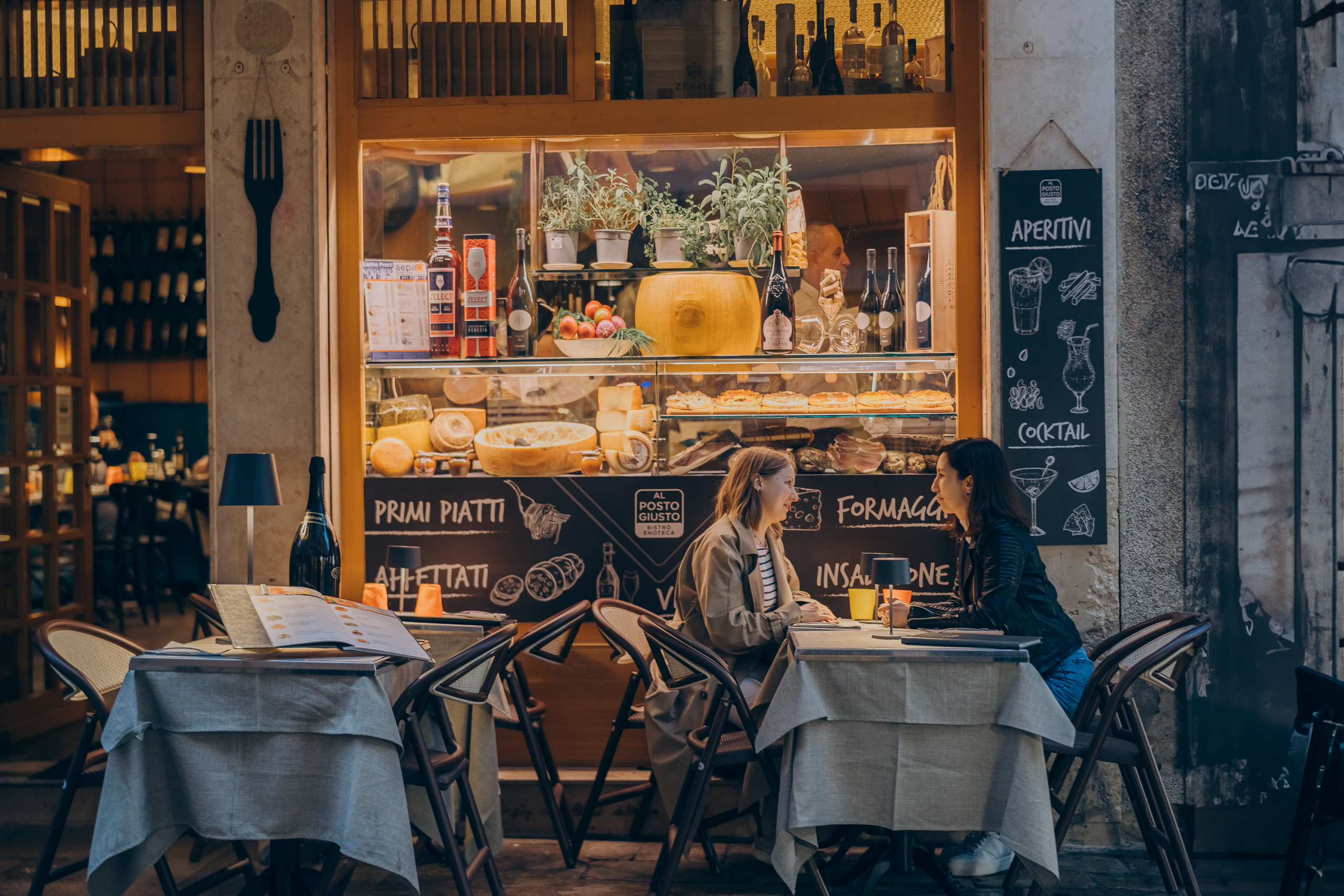 Trip of 2 best friends. Фотограф у Пальма де Майорка