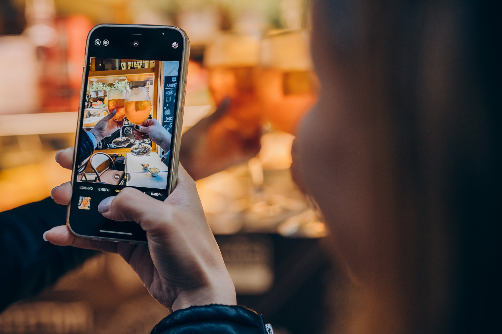 Trip of 2 best friends. Фотограф у Пальма де Майорка