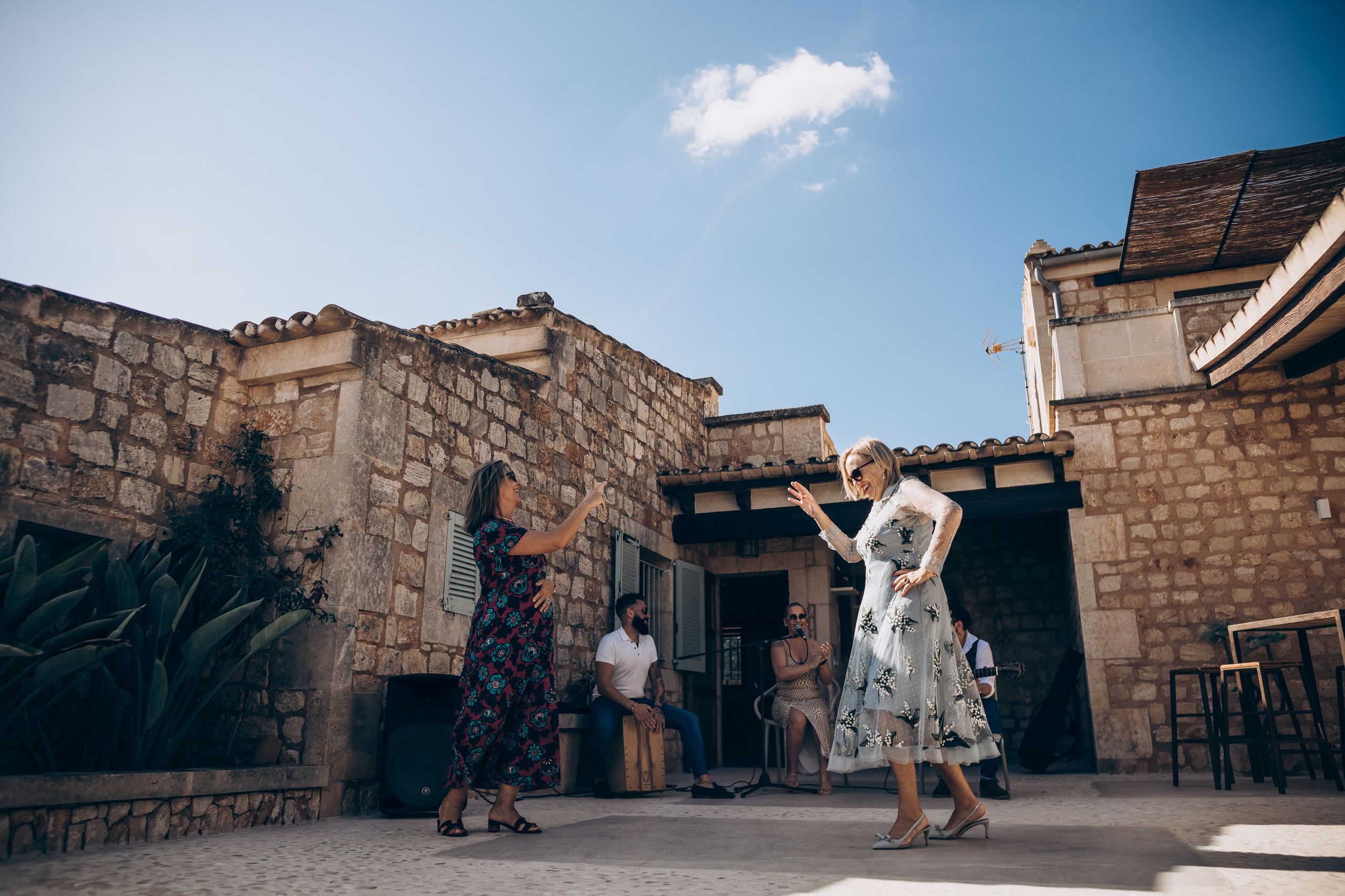 The sacrament is a family holiday. Фотограф у Пальма де Майорка