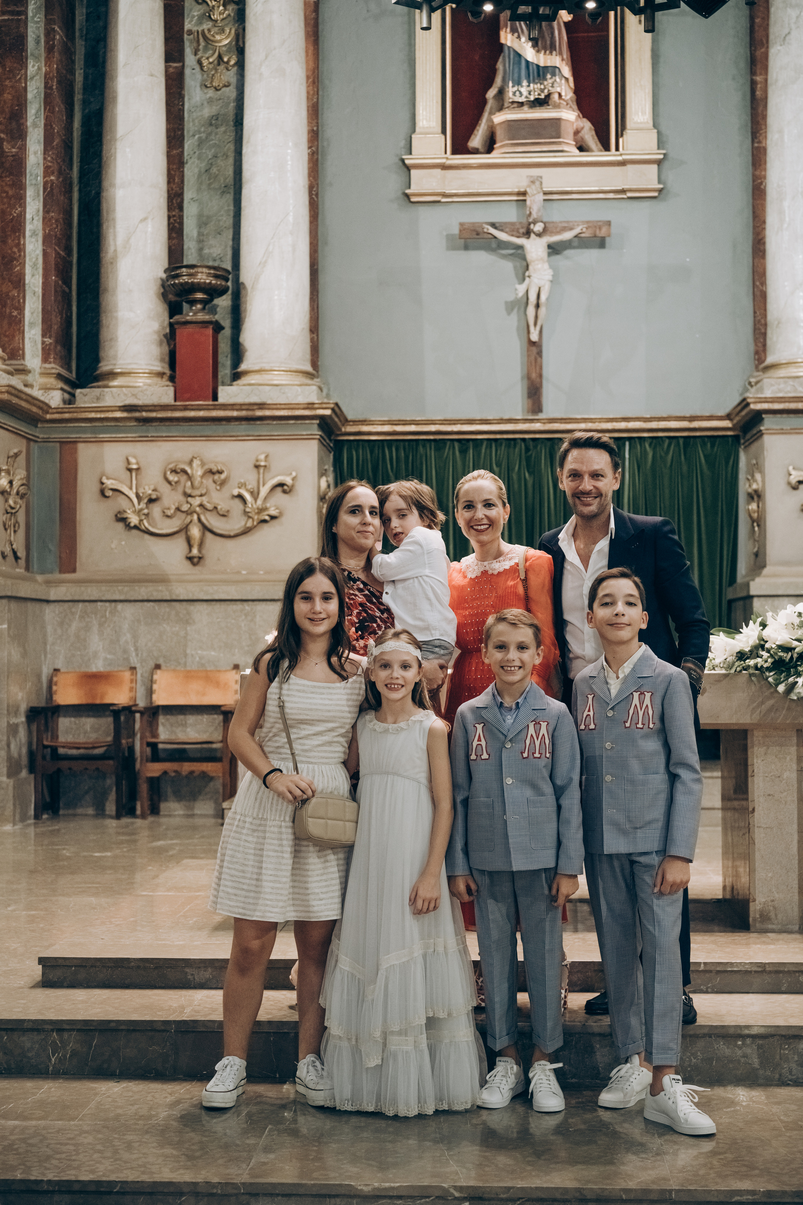 The sacrament is a family holiday. Фотограф у Пальма де Майорка