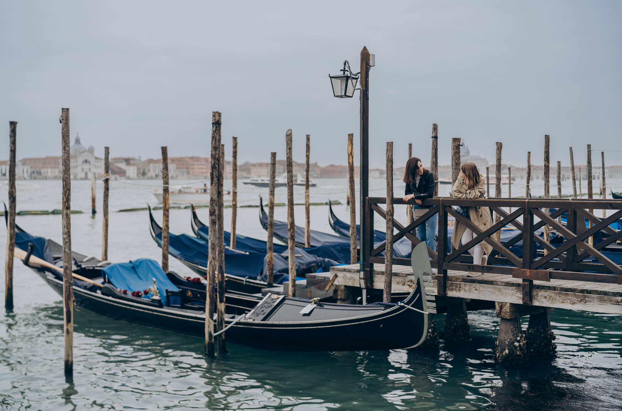 Trip of 2 best friends. Фотограф у Пальма де Майорка