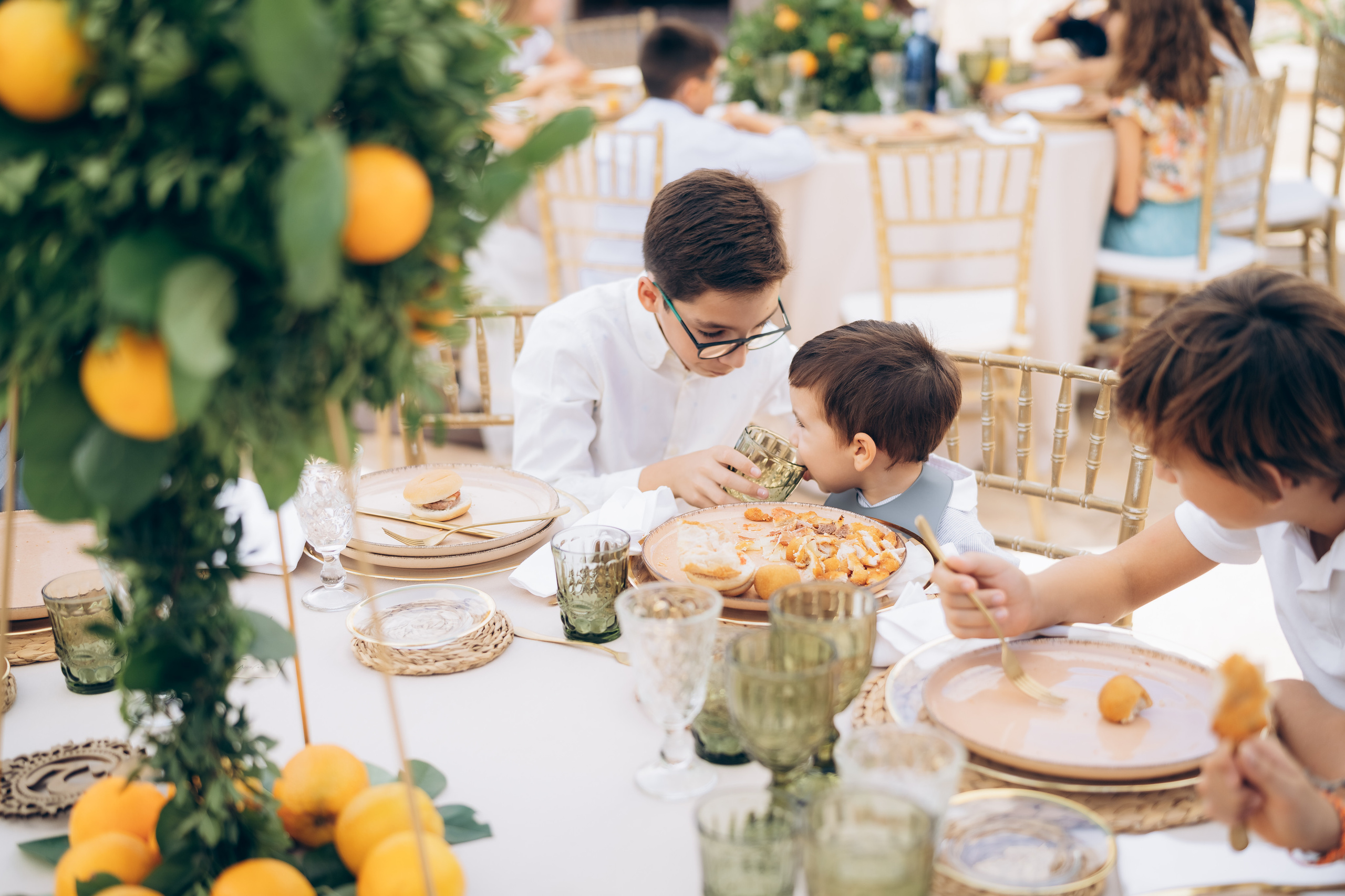 The sacrament is a family holiday. Фотограф у Пальма де Майорка