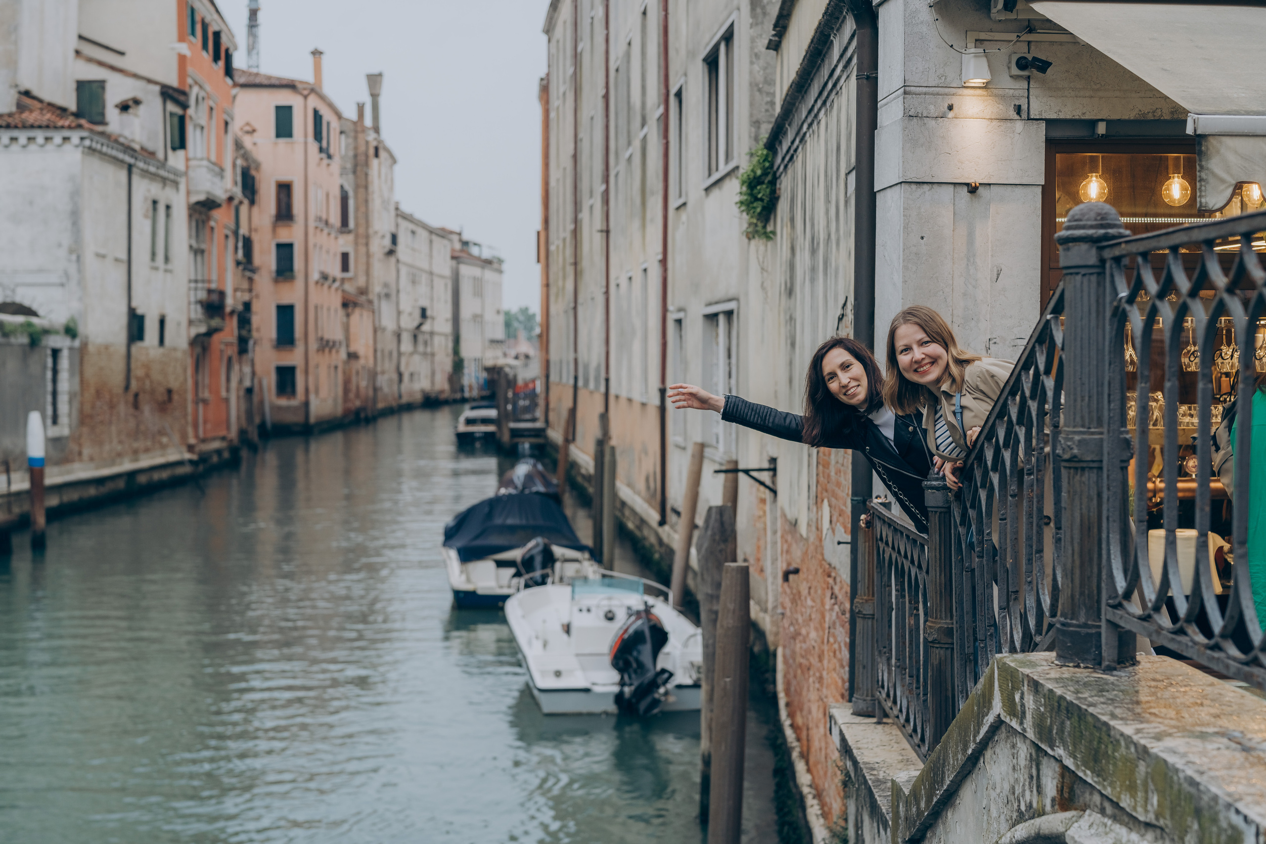 Trip of 2 best friends. Фотограф у Пальма де Майорка