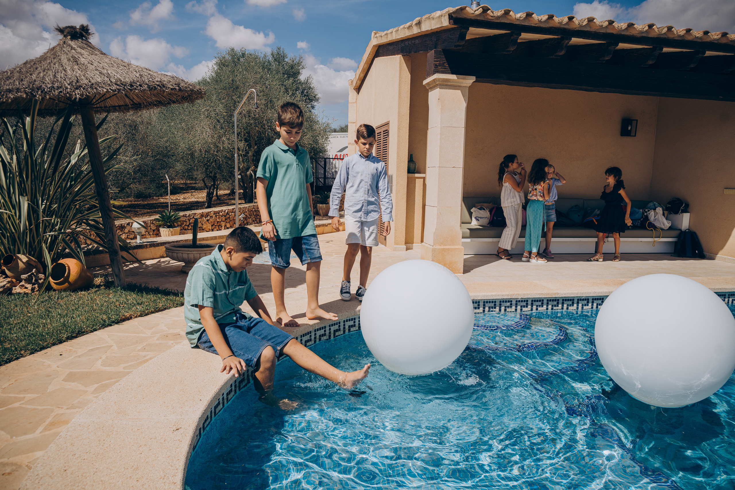 The sacrament is a family holiday. Фотограф у Пальма де Майорка