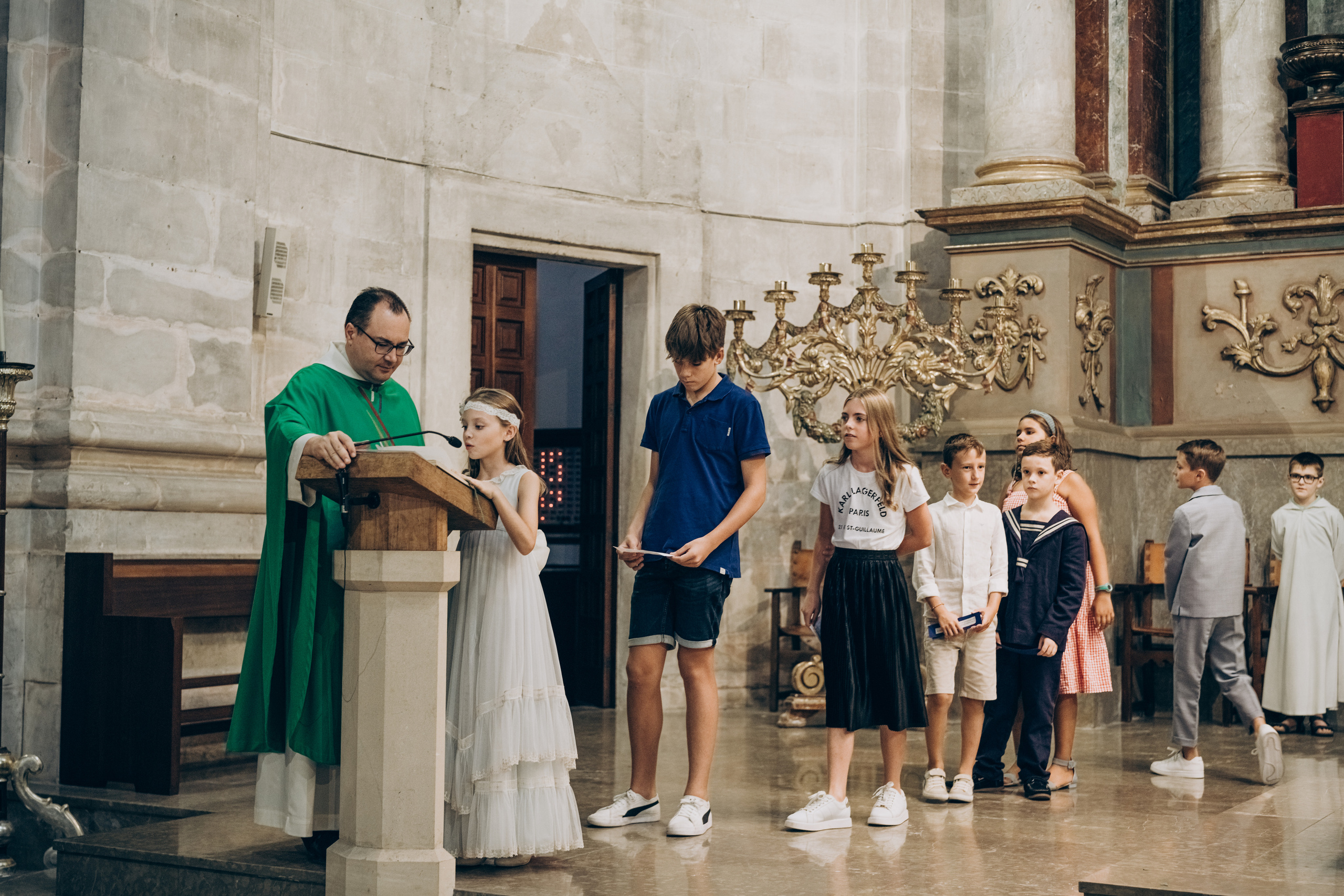 The sacrament is a family holiday. Фотограф у Пальма де Майорка